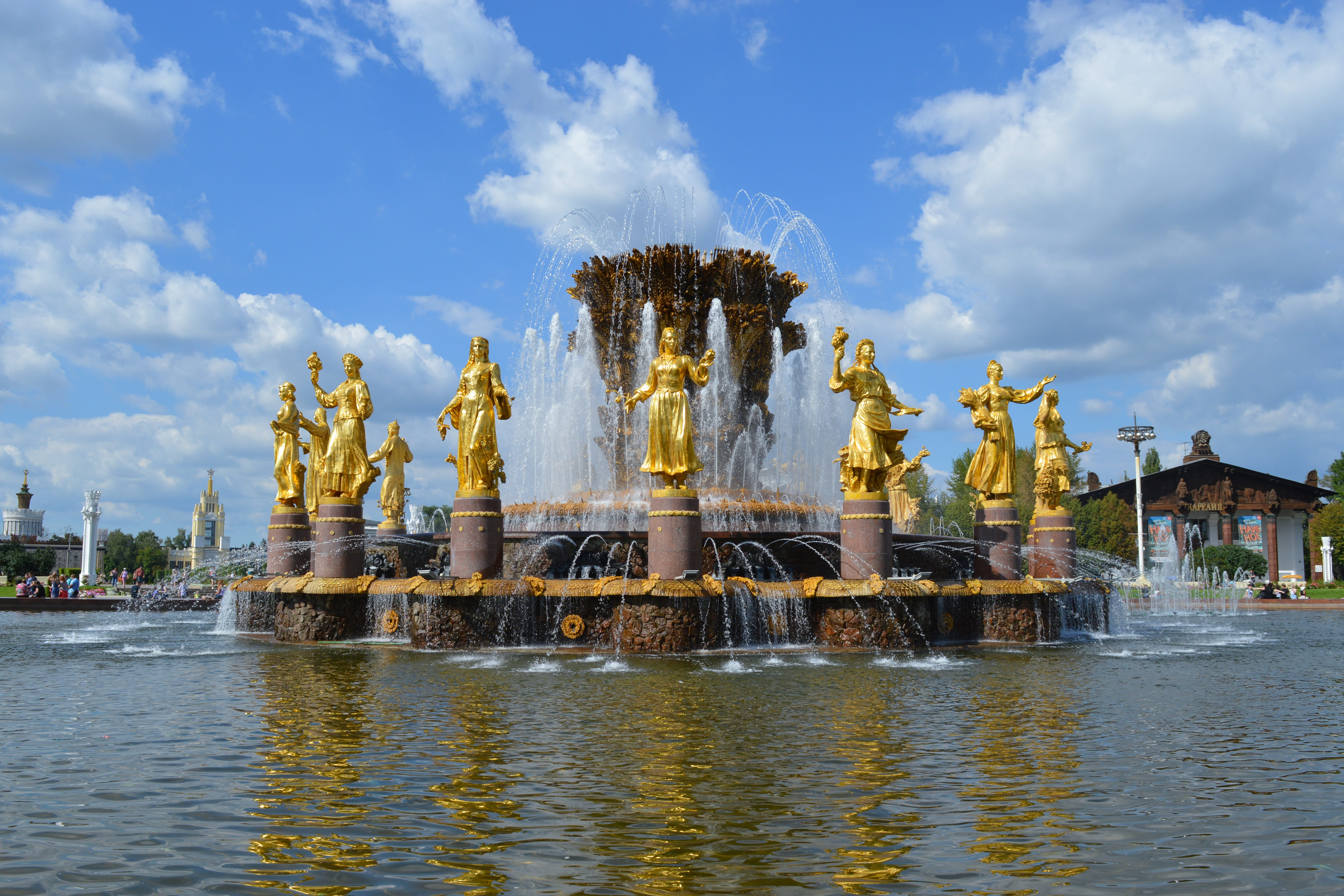 friendship, building exterior, no people, sky, belief, the past, art, representation, fountain, water, the ussr, spraying, russia, art and craft, architecture, HD Wallpaper
