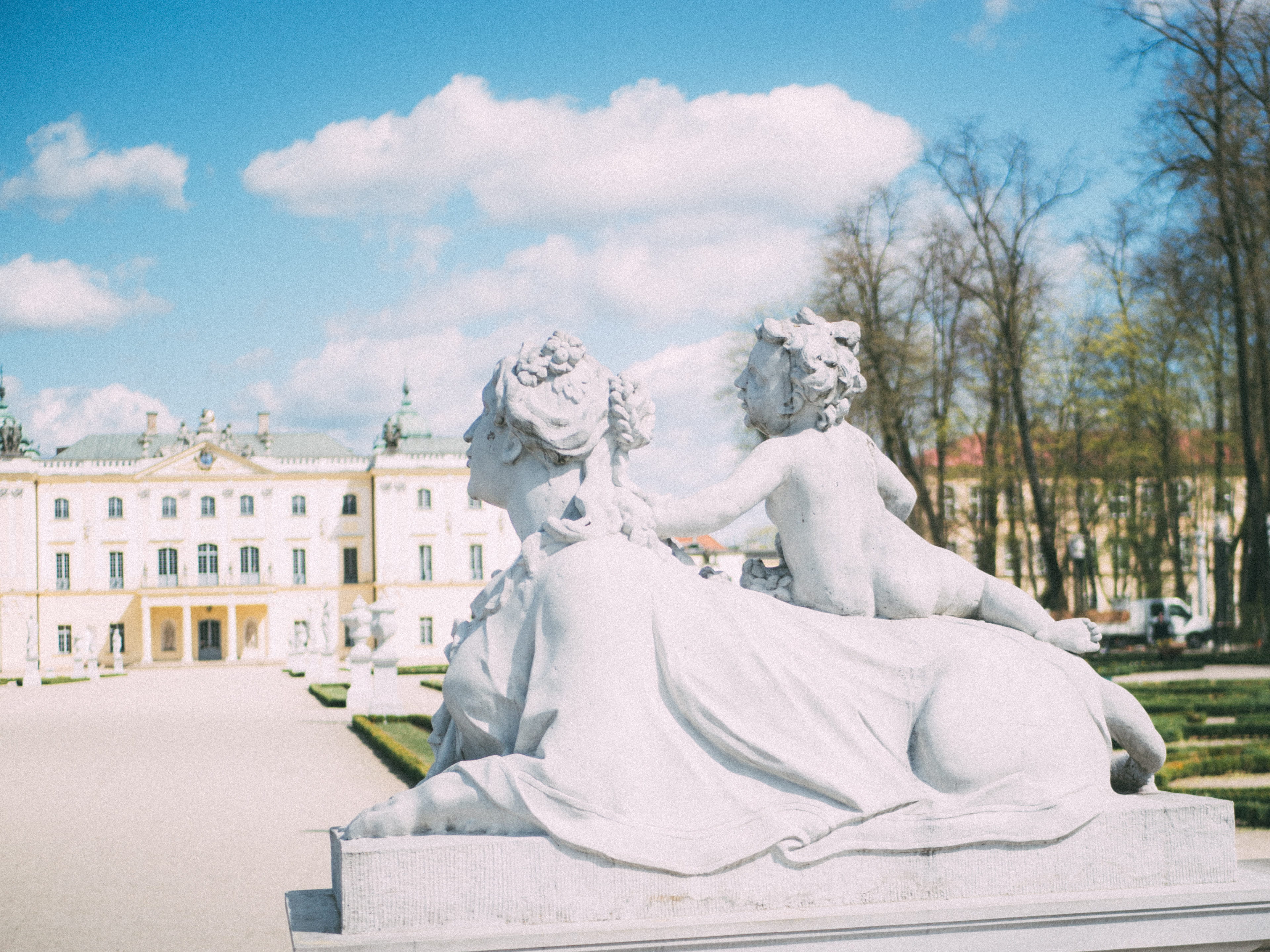 poland, craft, plant, clothing, sculpture, art and craft, near, day, branicki palace, outdoor, architecture, art, nature, military, creativity, male likeness, HD Wallpaper
