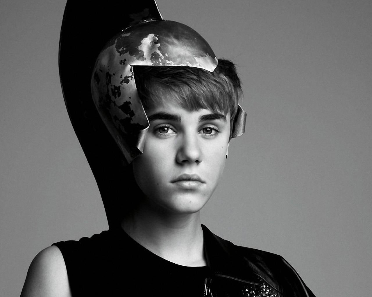 justin bieber,  look,  black and white, beiber, white, look, grayscale, 720P, photography, justin, black, person,  singer, singer, bieber, HD Wallpaper