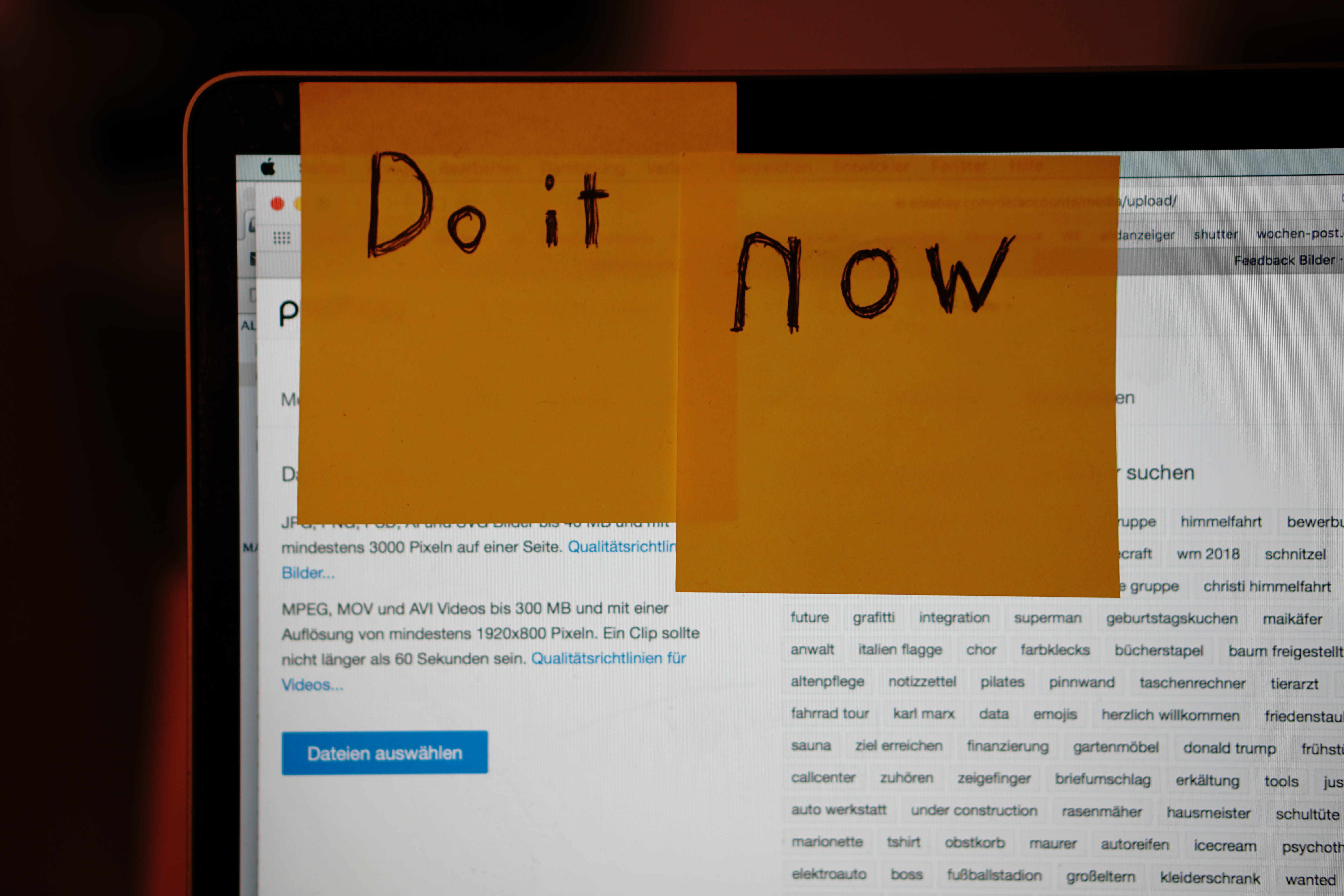 sticky notes, calendar, reminder, close-up, 5K, sign, list, indoors, to do list, personal organizer, planning, no people, document, memory, choice, studio shot, HD Wallpaper