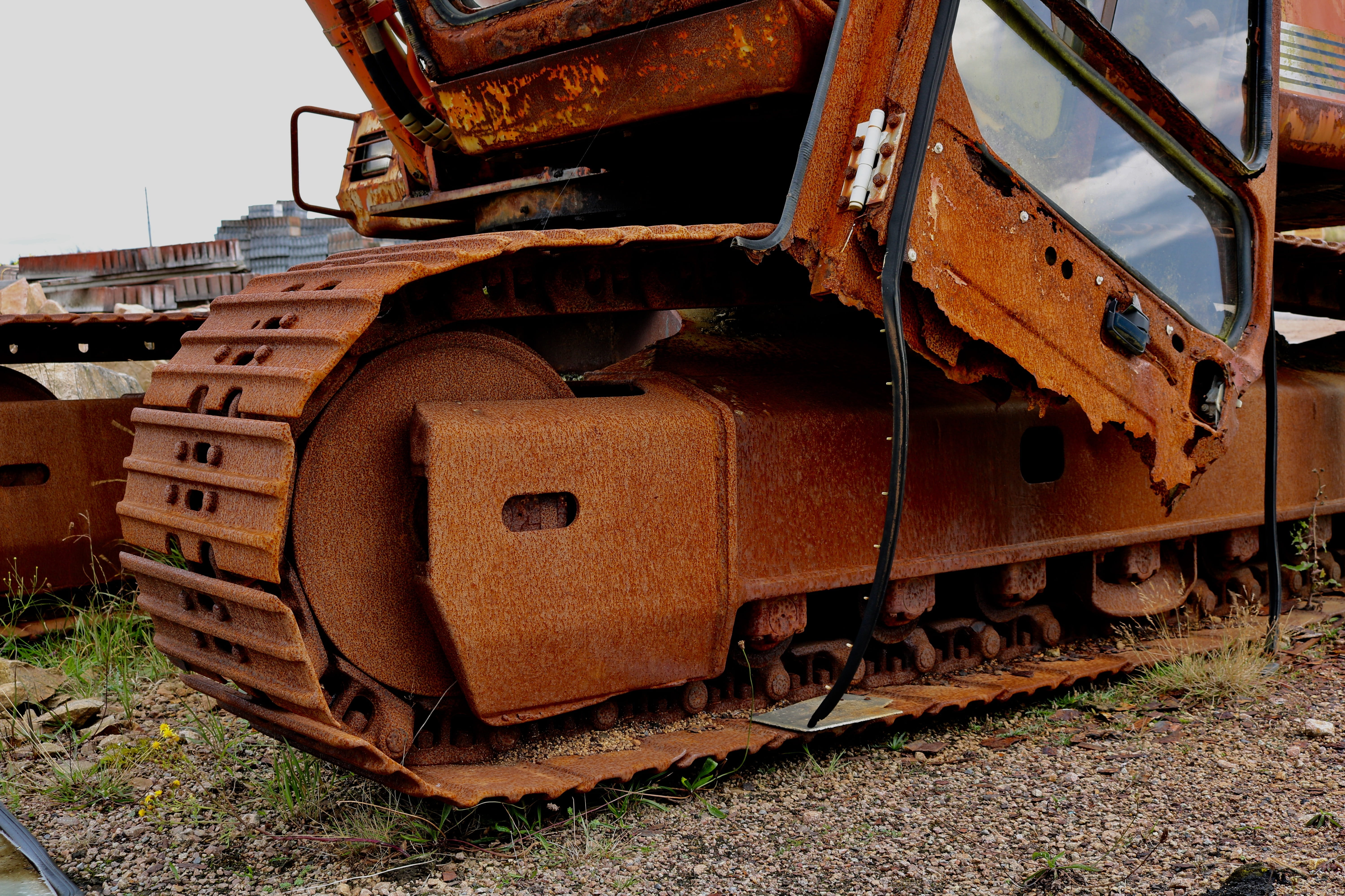 land, railroad track, drive, day, performance, train, hydraulic, decline, blade, old, historically, metallic, damaged, railroad car, chain roll, traffic, HD Wallpaper