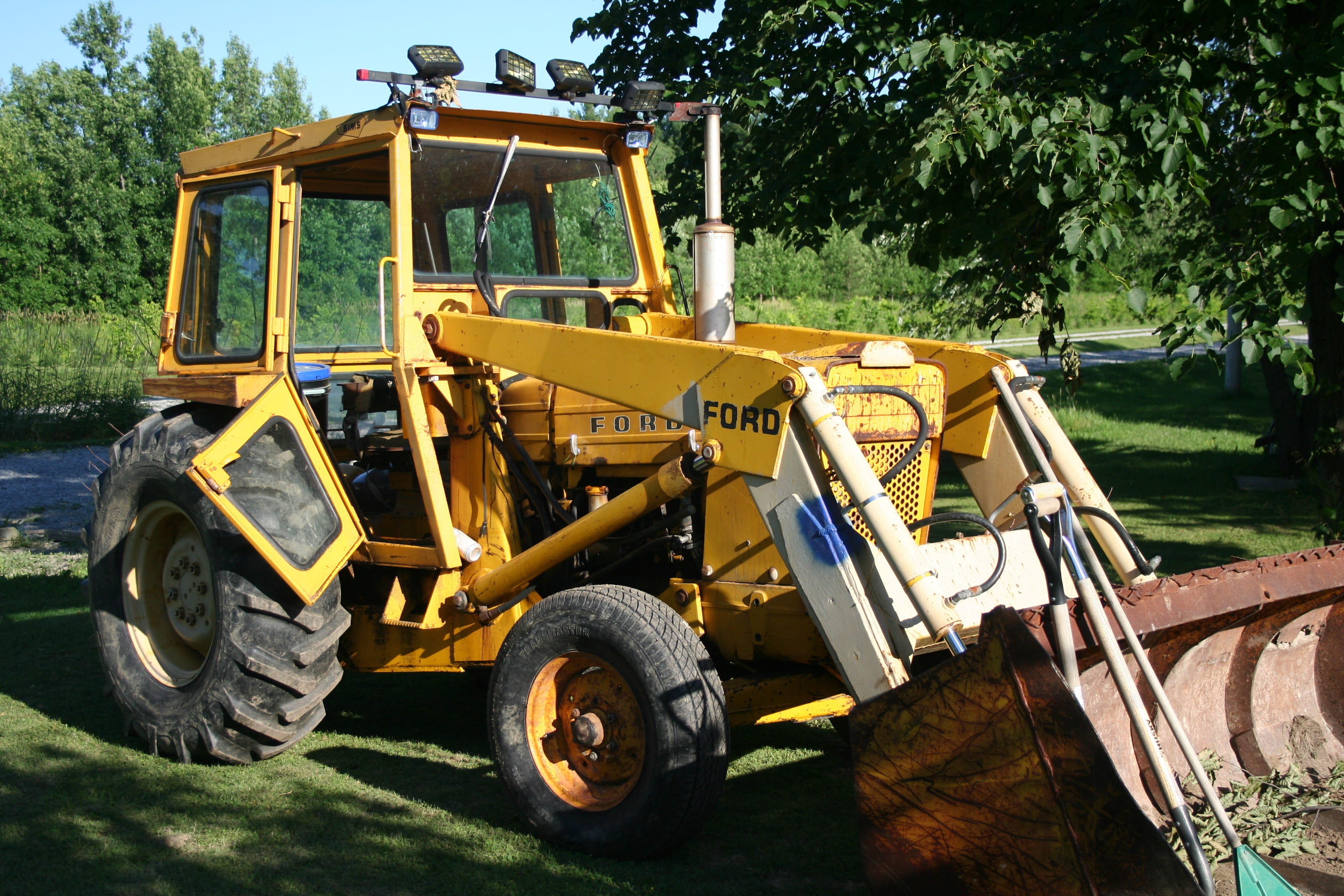 tree, agricultural machinery, old, metal, agricultural equipment, day, stationary, land vehicle, backhoe, land, bulldozer, excavating, agriculture, equipment, HD Wallpaper
