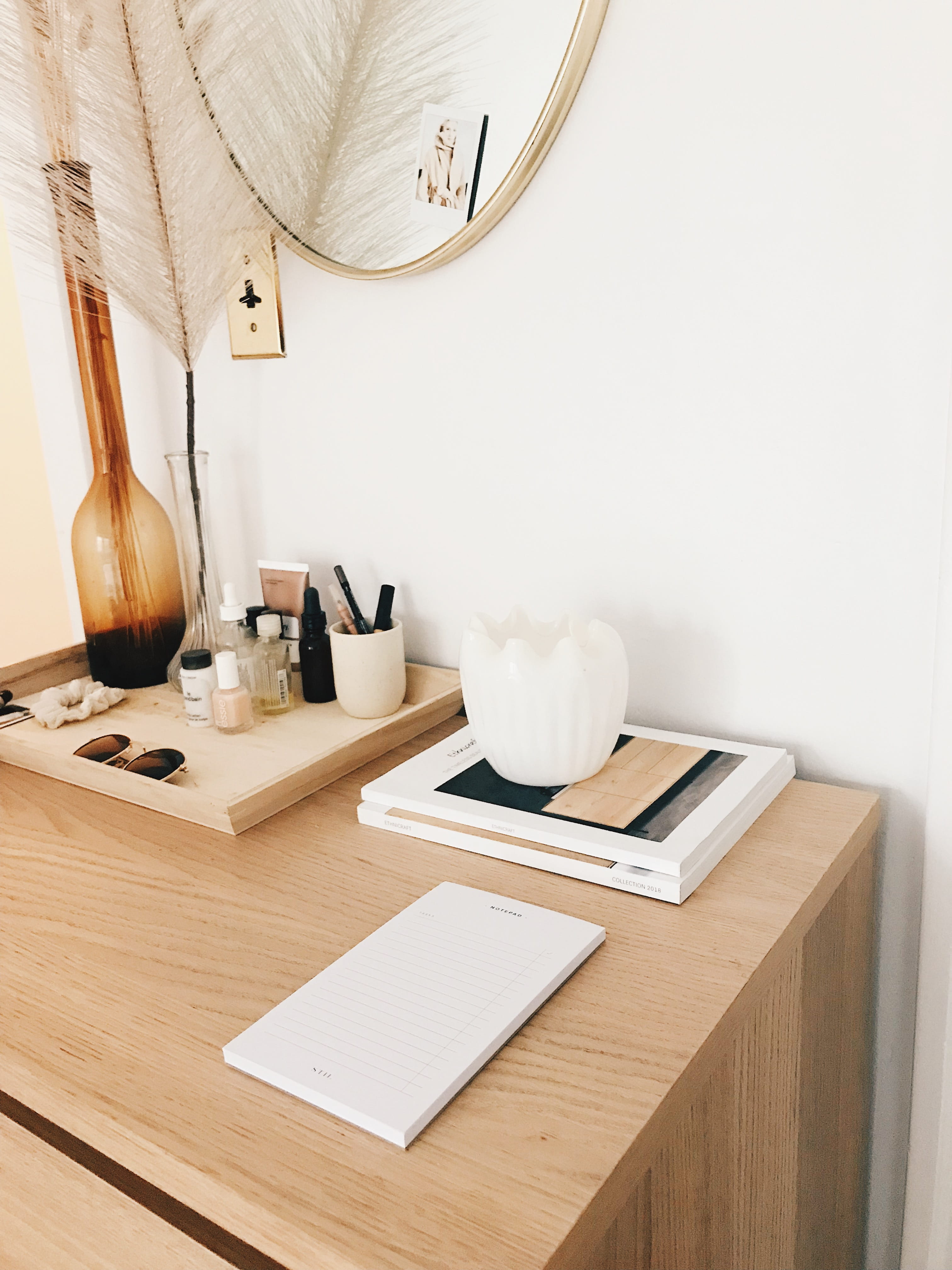 organized, paper, minimalist design, furniture, office, interior design, get shit done, amber, socket, tabletop, simplicity, connection, white color, modern, Phone HD Wallpaper