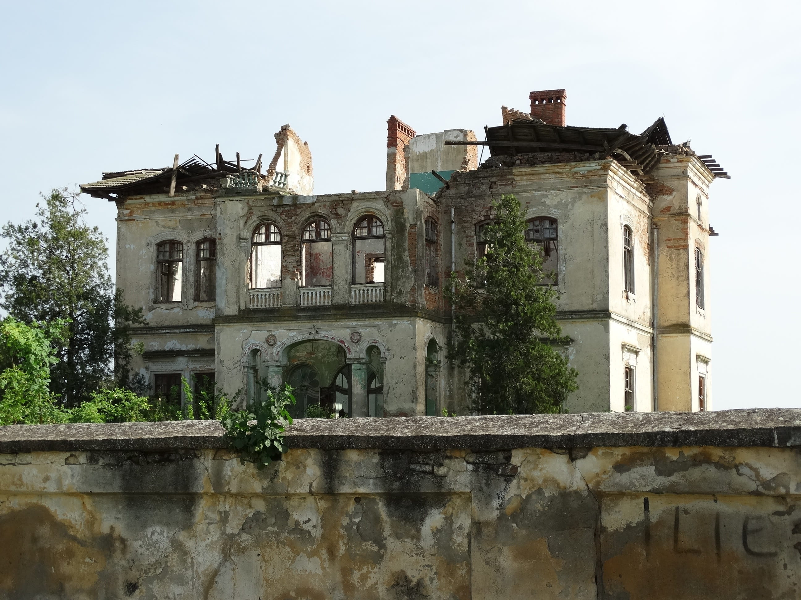nature, architecture, the past, old, outdoors, built structure, building exterior, clear sky, history, damaged, residential district, tree, abandoned, plant, HD Wallpaper
