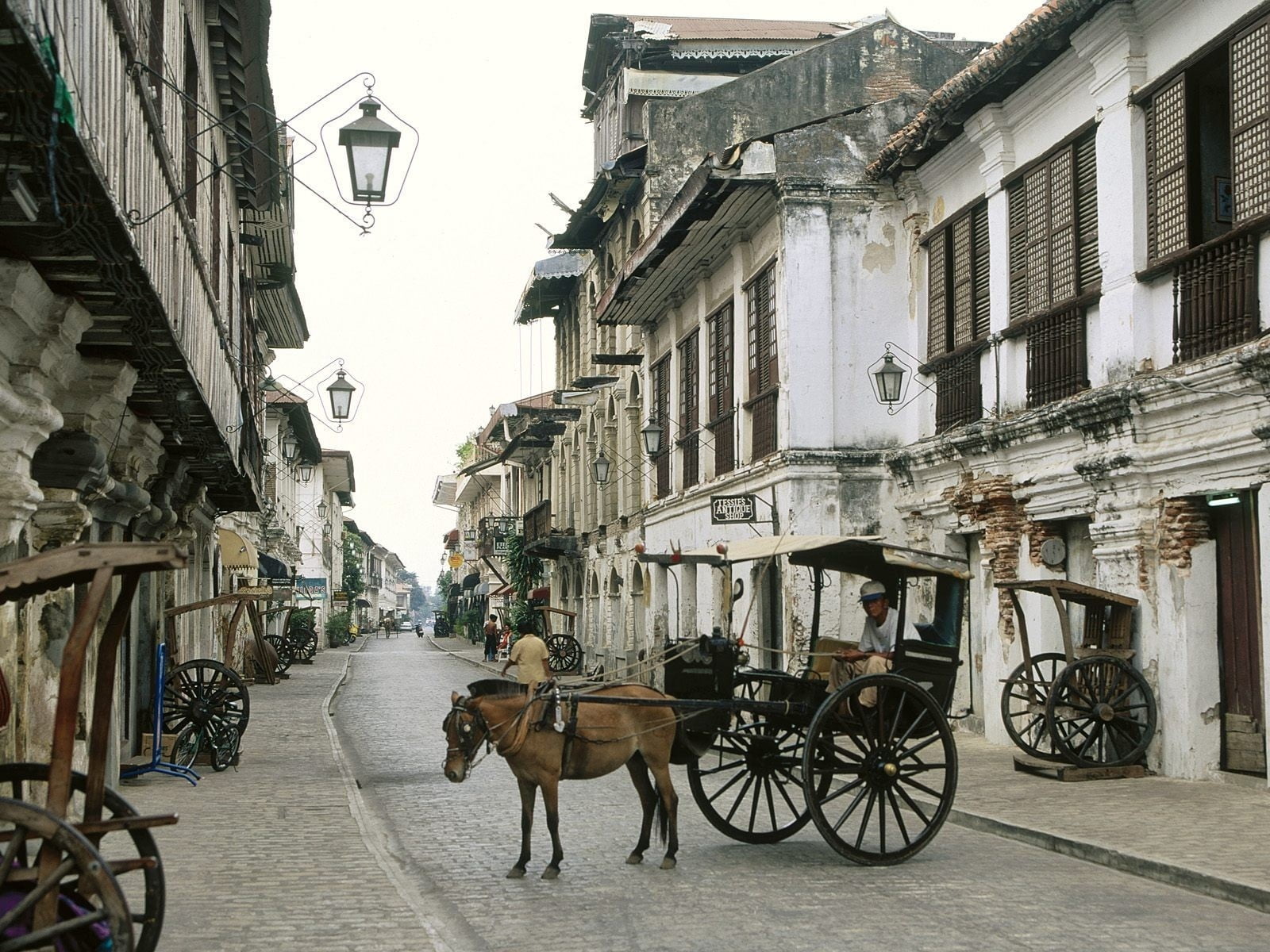 tourism, black, europe, building Exterior, city, working animal, carriage, travel, 720P, window, facade, pets, residential District, town, built Structure, HD Wallpaper
