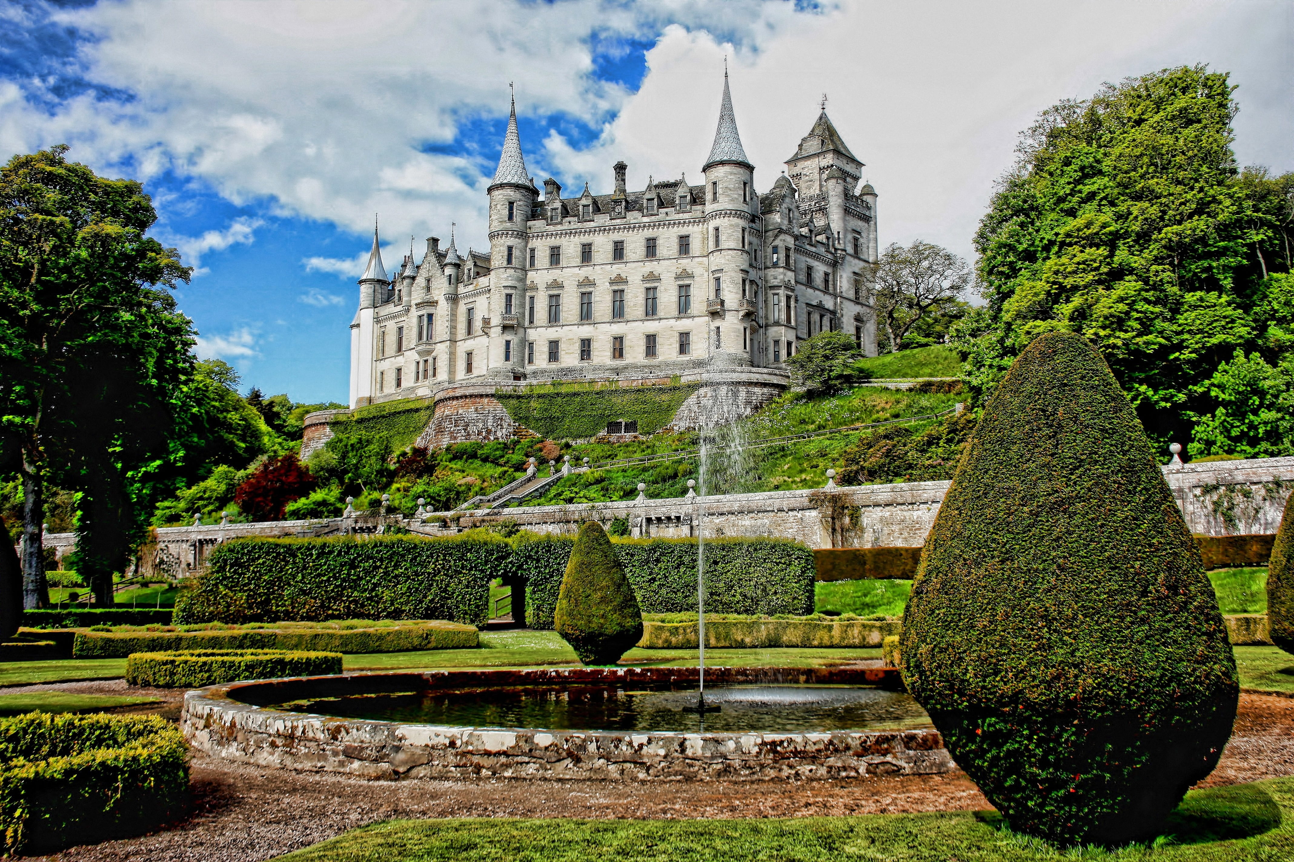 surrounded, fountain, architecture, plants, dunrobin castle, garden path, landmark, lawn, hedge, the past, travel destinations, no people, city, clouds, HD Wallpaper