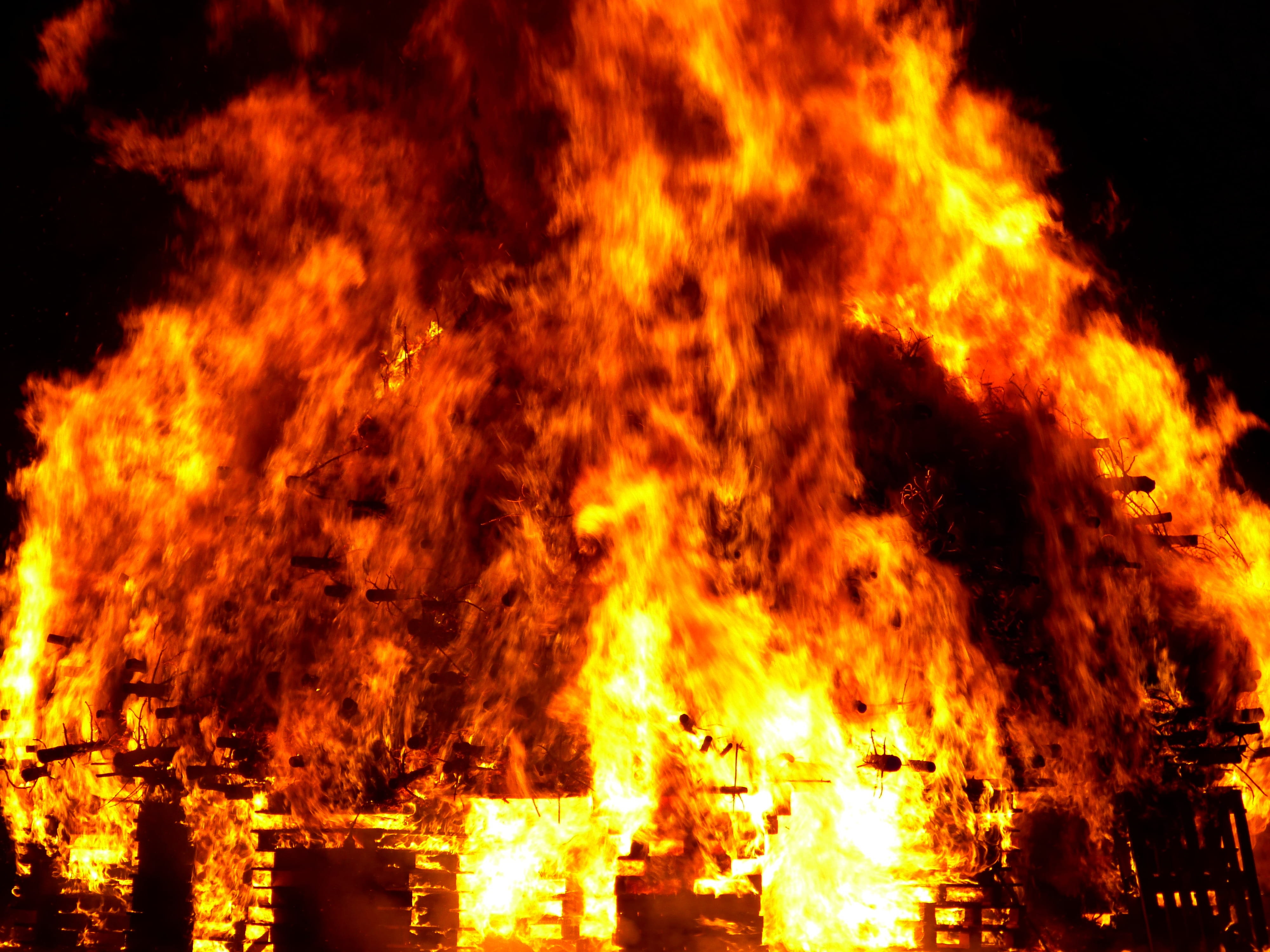yellow, flame, sign, infrastructure, burning, outdoors, winter drive, heat - temperature, 4K, fire - natural phenomenon, motion, Hell, Blaze, bonfire, HD Wallpaper