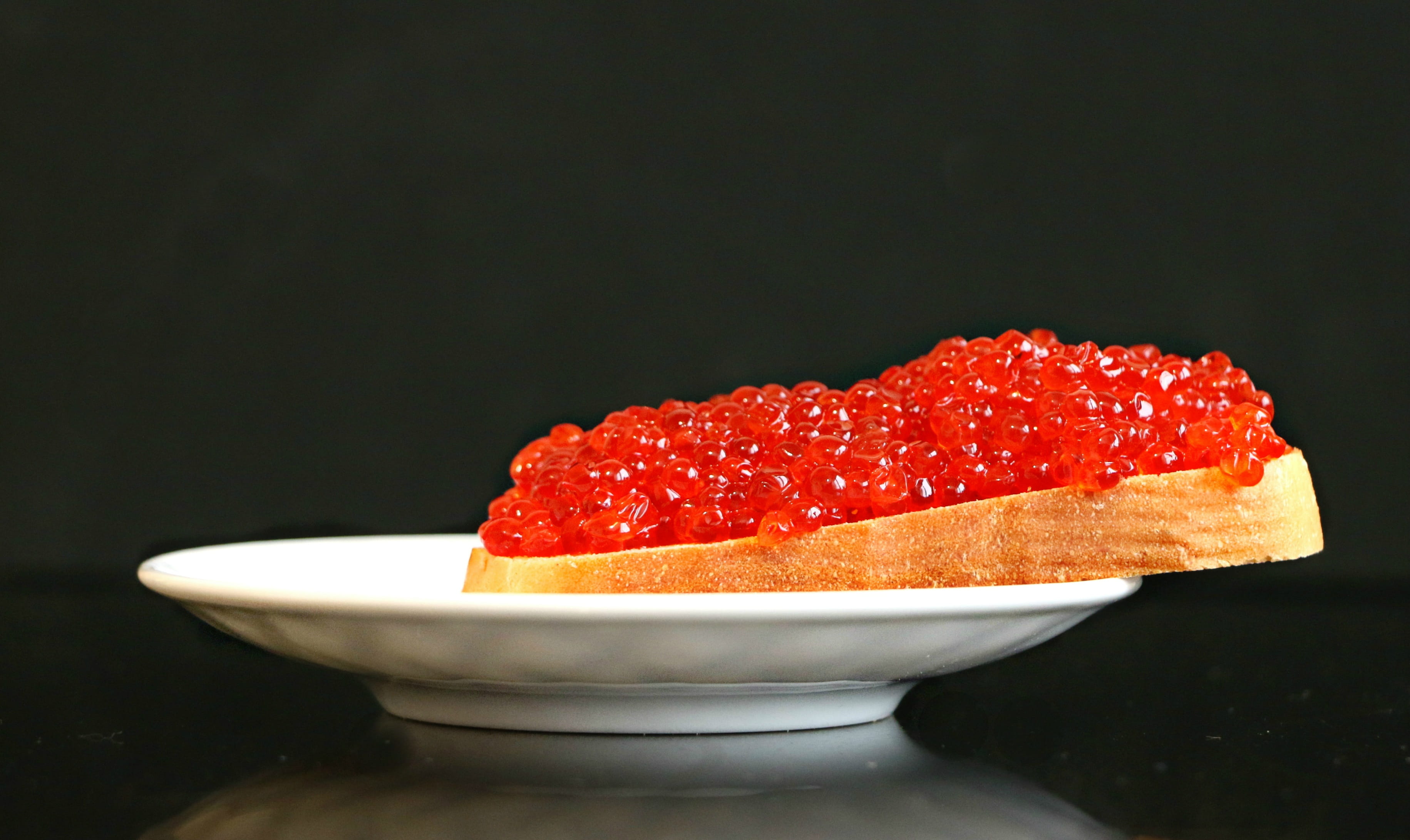 chinese food, bread, red, bowl, eggs, sliced, wellbeing, tasty, indoors, strawberry, saucer, appetizer, food, fruit, fish, temptation, reflection, breakfast, HD Wallpaper
