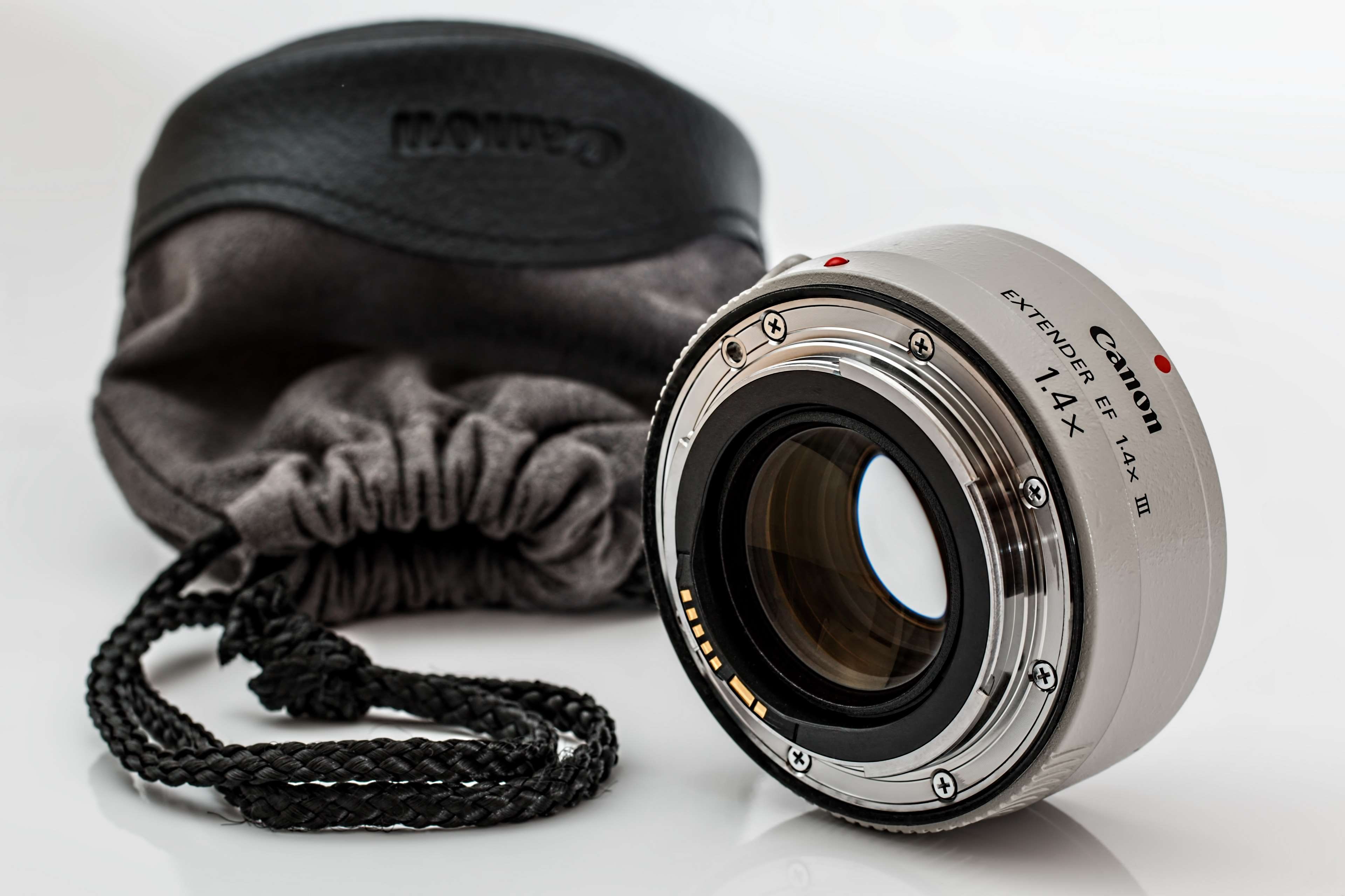selective focus, focus, zoom, 4K, protection, technology, digital camera, focus on foreground, focal length multiplier, close-up, camera - photographic equipment, HD Wallpaper