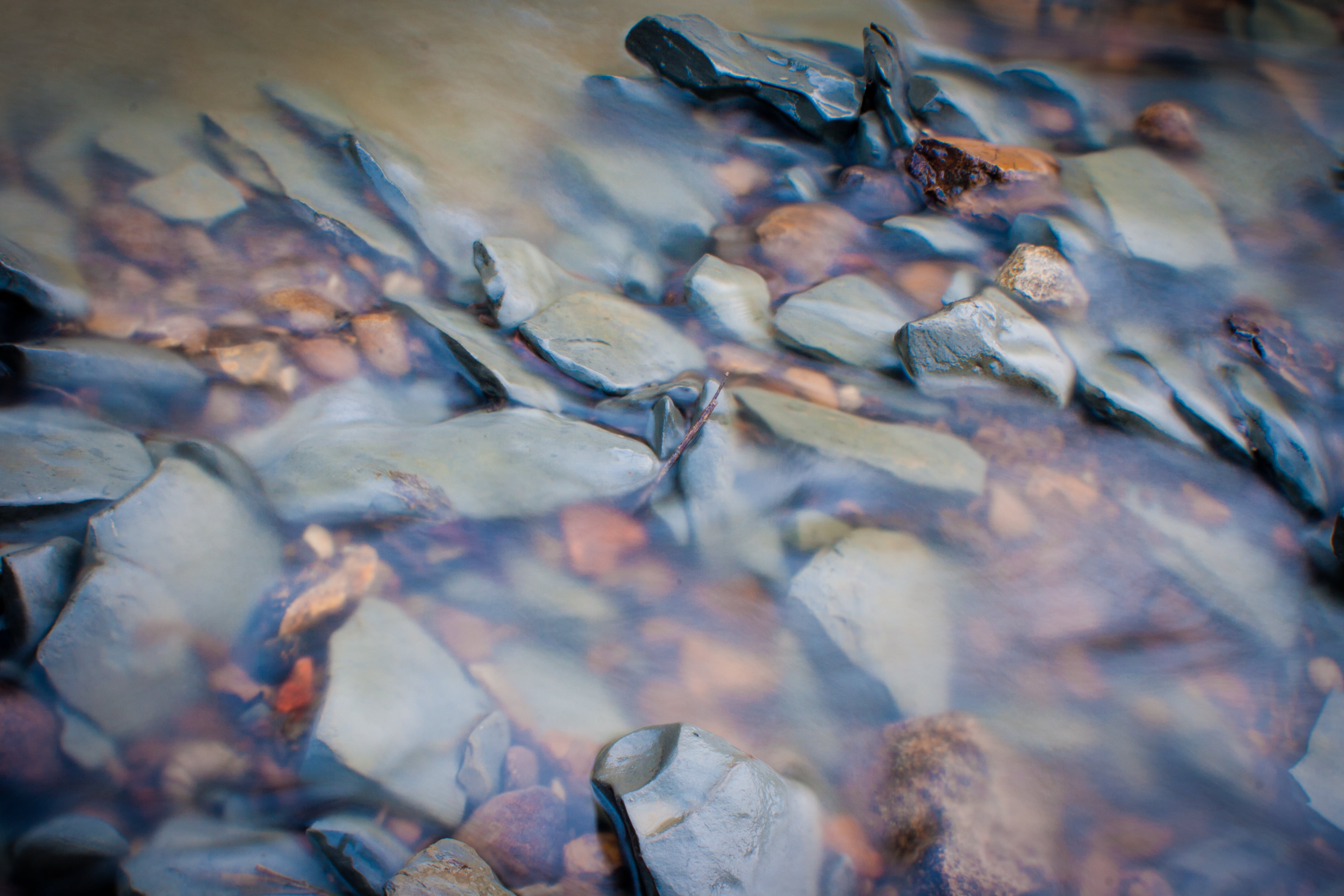 blur, gray, 4K, stone, Leicestershire, brown stone, rock - Object, brown, walk, water, nature, outdoors, pebbles, Dawn, Canon, HD Wallpaper