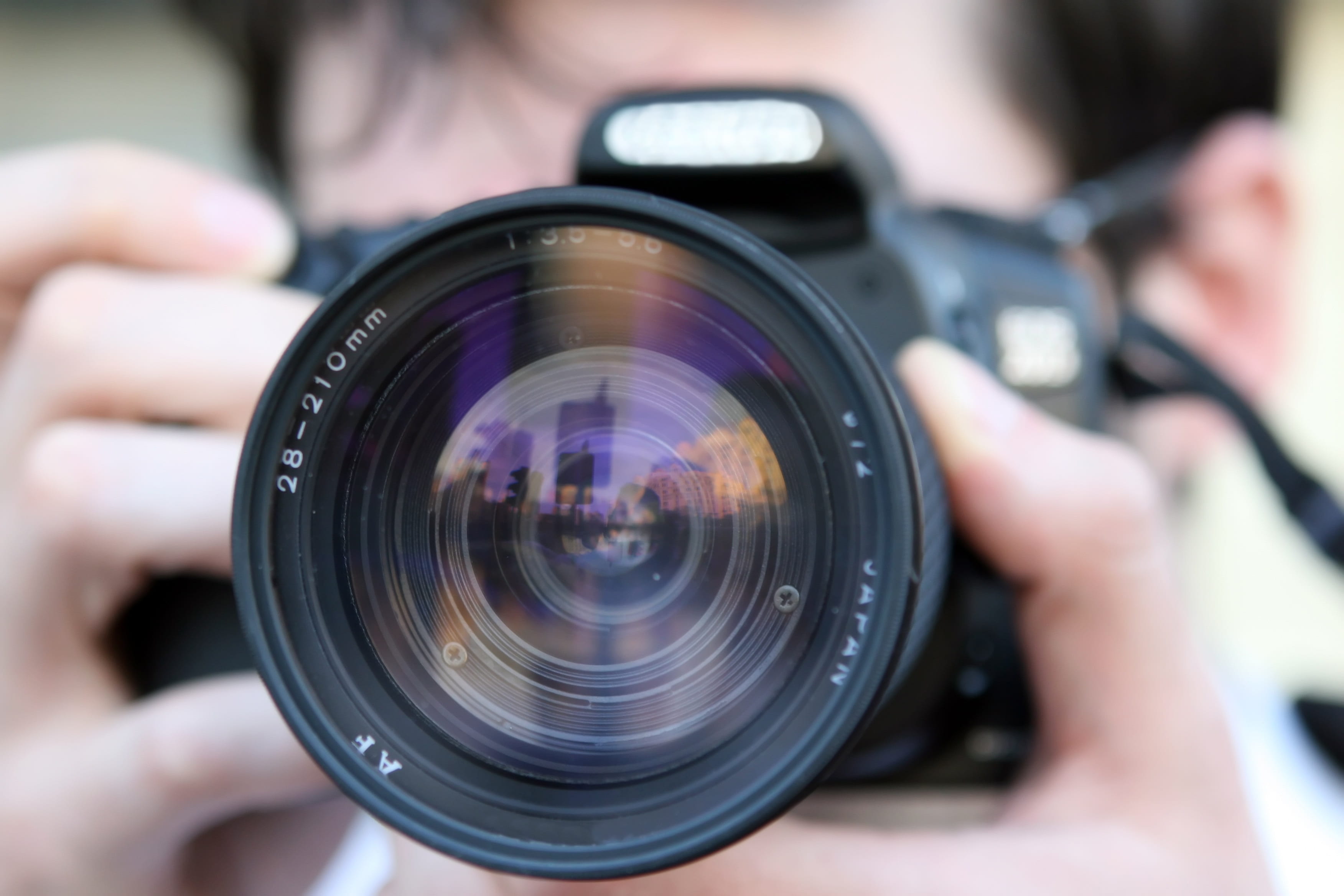 technology, human hand, close-up, photographer, lens - optical instrument, shutter, black, photo, business, up, flash, journalist, human body part, home video camera, HD Wallpaper