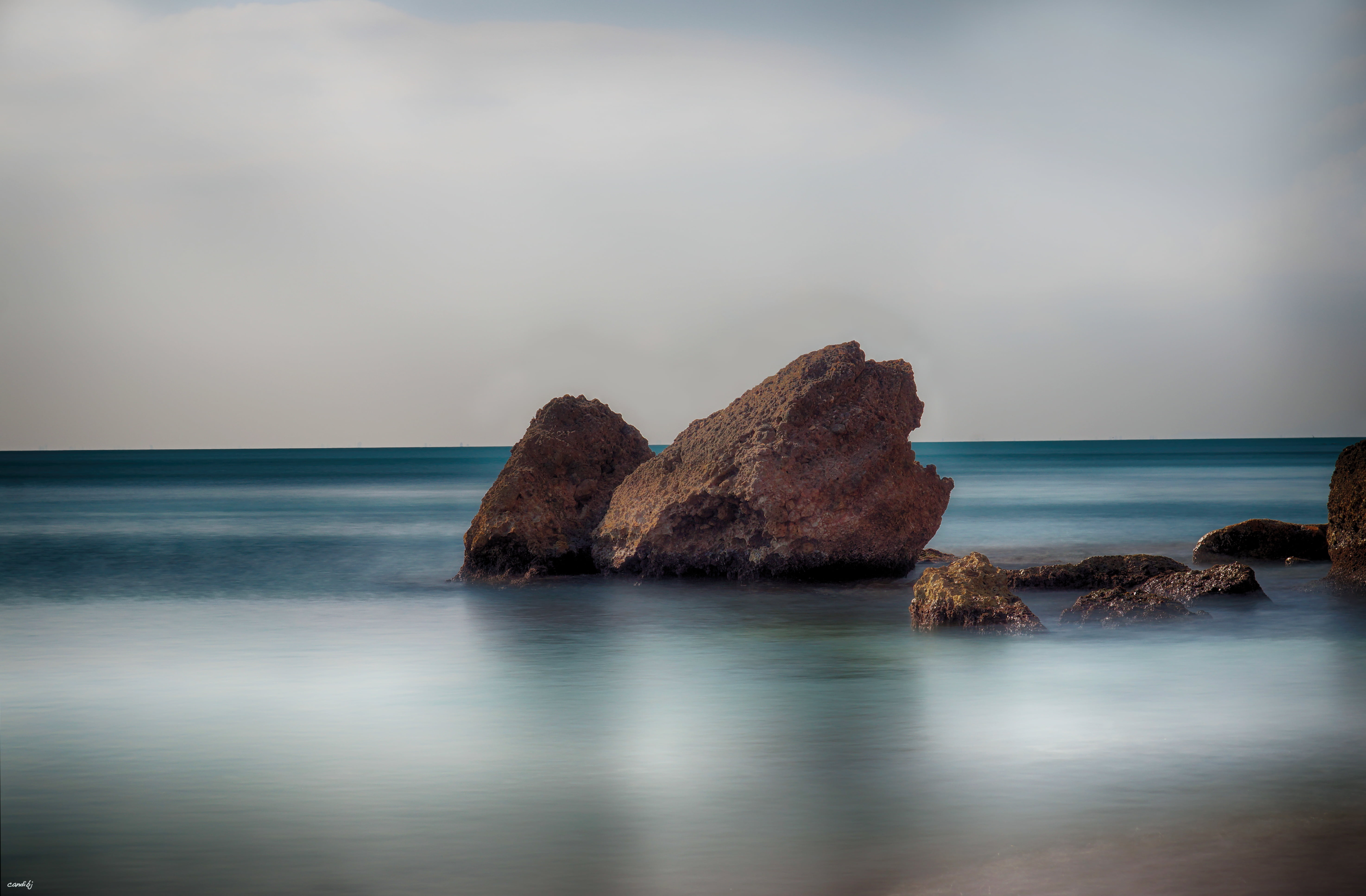 reto, rock - Object, 5K, foto, Playa, landscape, beach, rock, blue, Agua, water, Aire libre, Tu, Cala Llenya, coastline, sea, sky, A77, cielo, seascape, HD Wallpaper