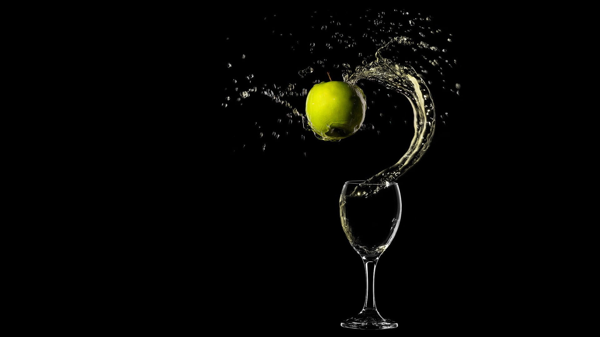 fruit, apples, abstract, studio shot, glass - material, copy space, transparent, nature, refreshment, food, no people, food and drink, indoors, splashing, HD Wallpaper