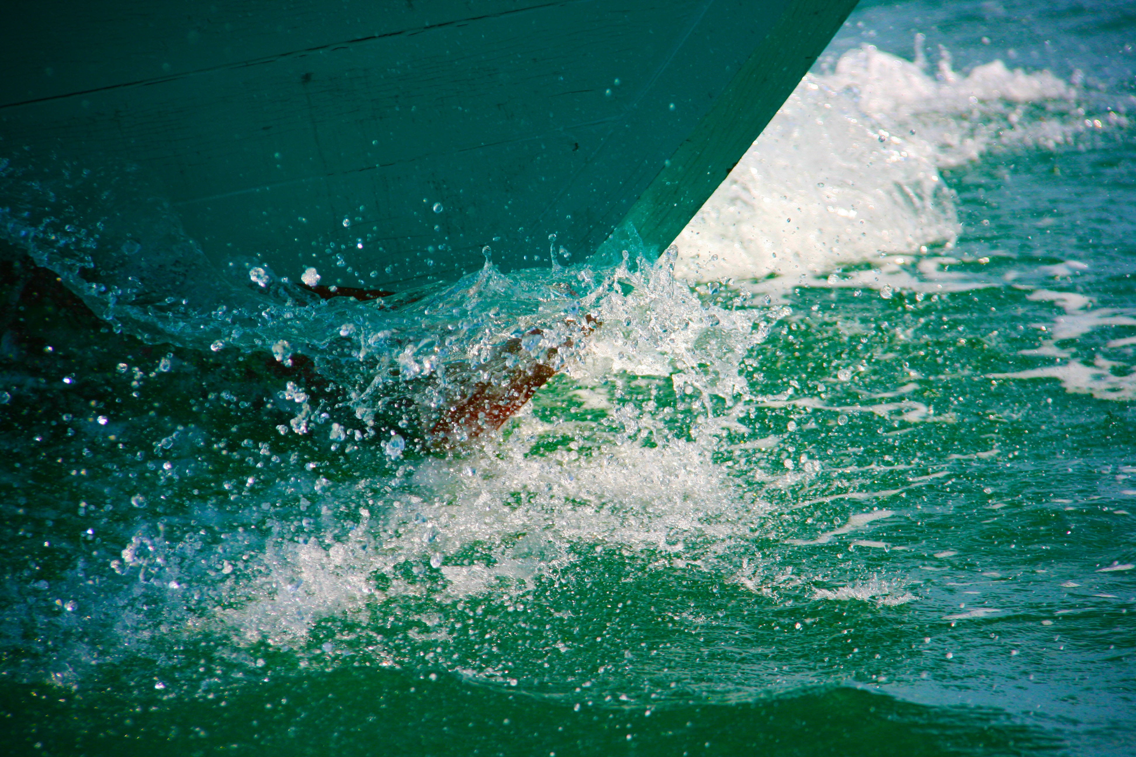 power in nature, white, motion, prow, red, surf, summer fun, wave, wet, surfing, sailing, boating, aquatic sport, 4K, real people, blue, boat, day, ocean wave, HD Wallpaper