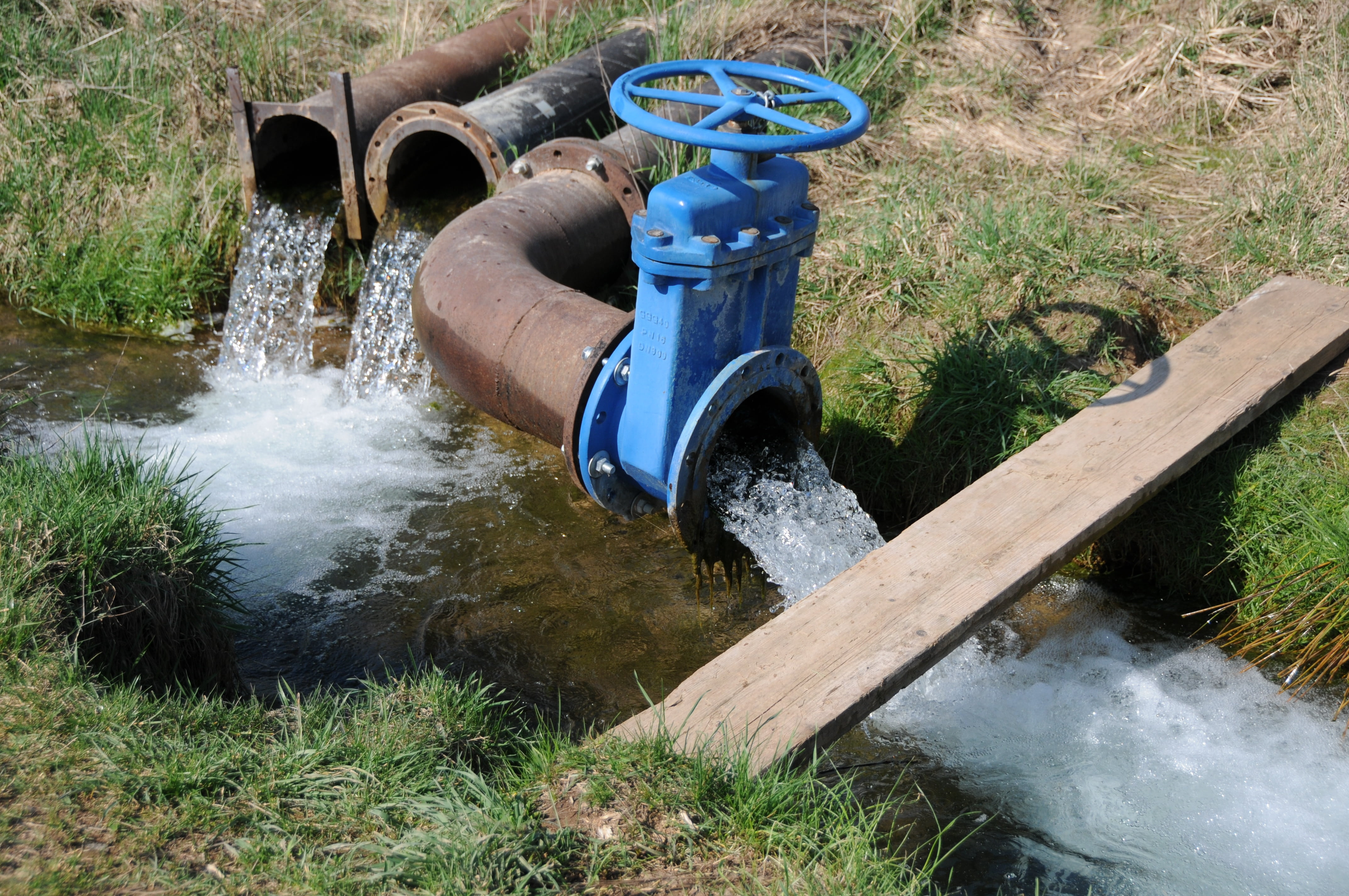 pipe - tube, green, wheel, water, motion, fluent, valve, pollution, grass, plant, no people, high angle view, water pipe, wood - material, transportation, HD Wallpaper
