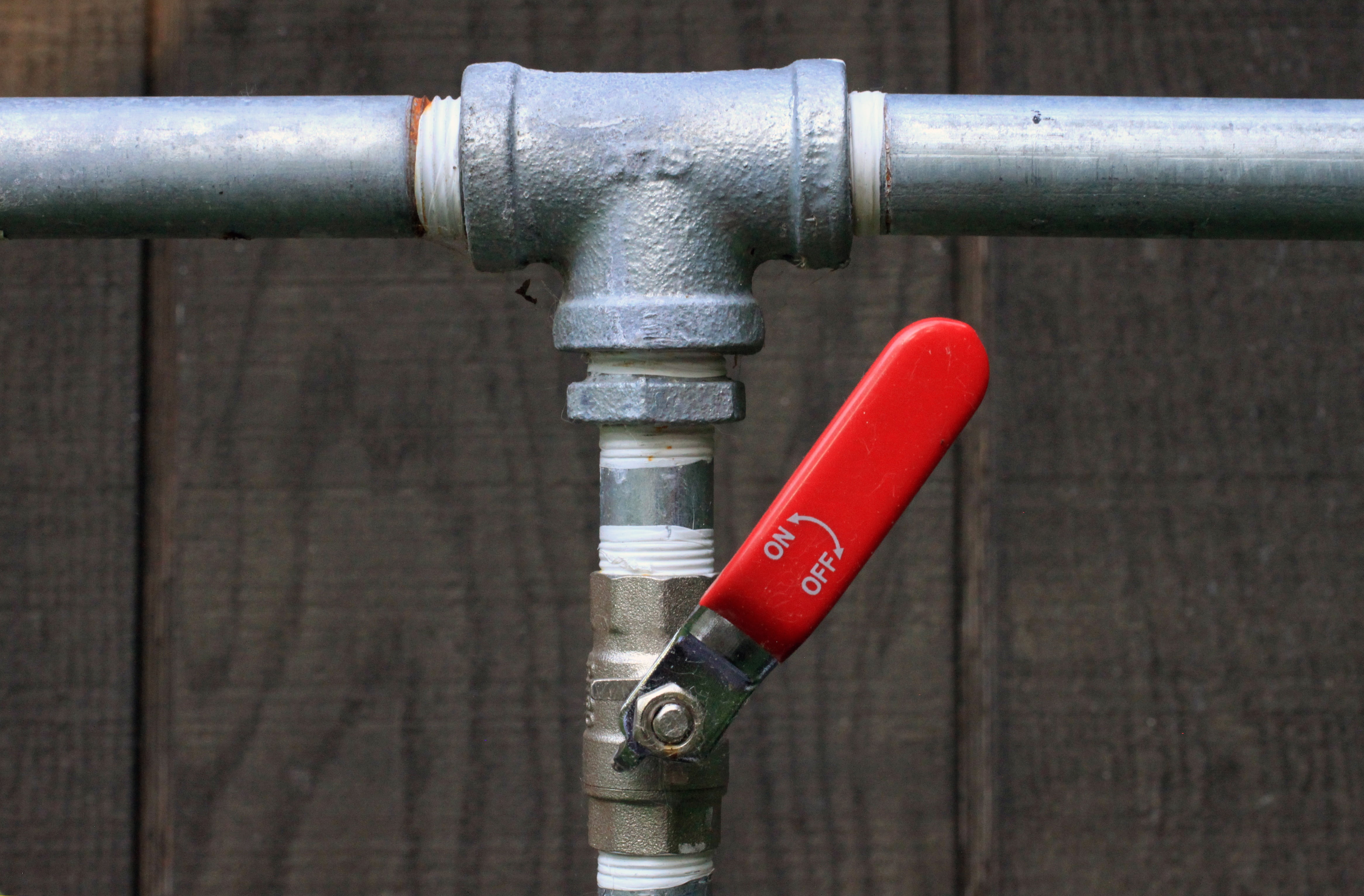 tape, handle, house, gray, outdoors, safety, pipeline, water, no people, off, faucet, connection, system, outside, on, sprinkler, union, close, residential, HD Wallpaper