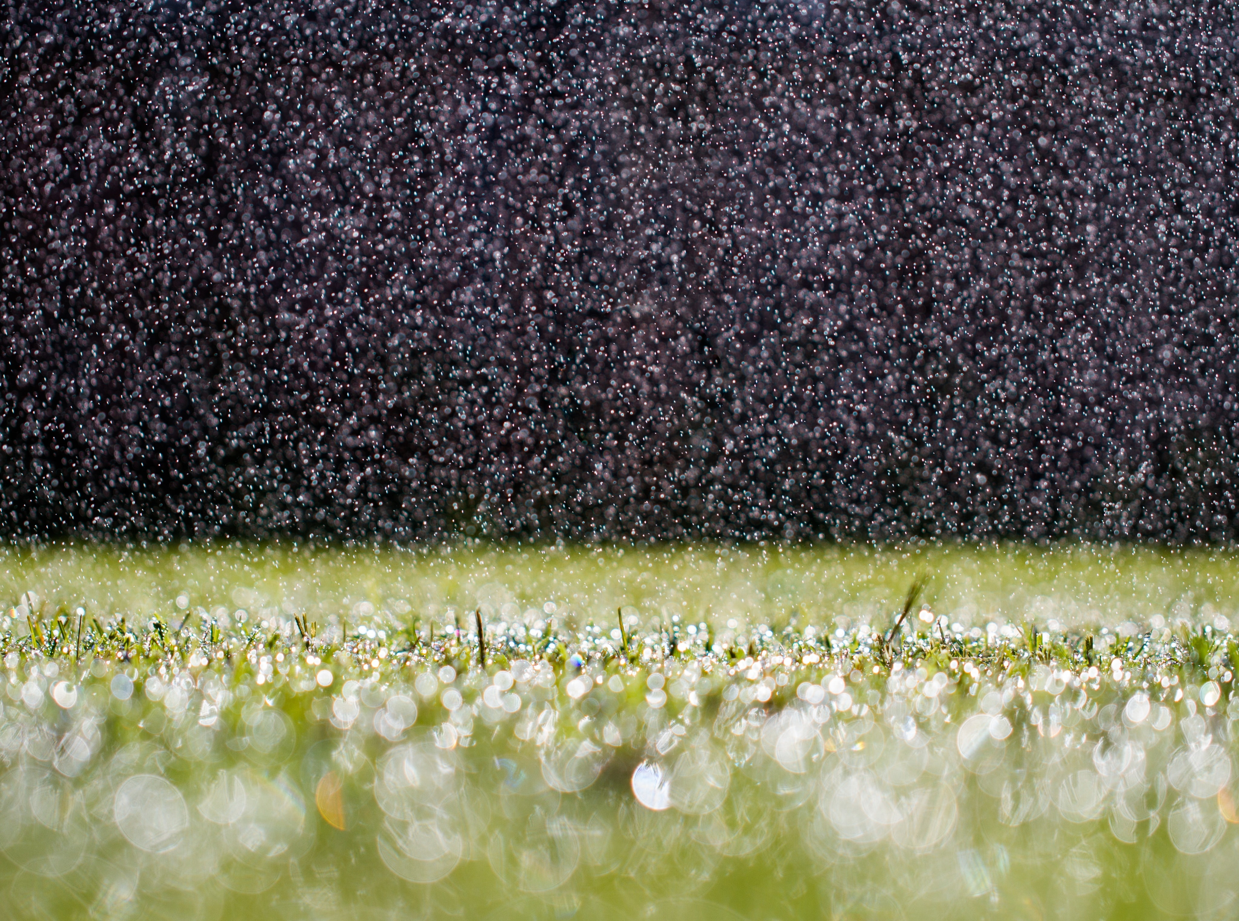 Bokeh, close-up, Nature, drink, selective focus, backgrounds, no people, drop, Outside, 4K, Spring, refreshment, outdoors, fallingdrops, summer, spraying, HD Wallpaper