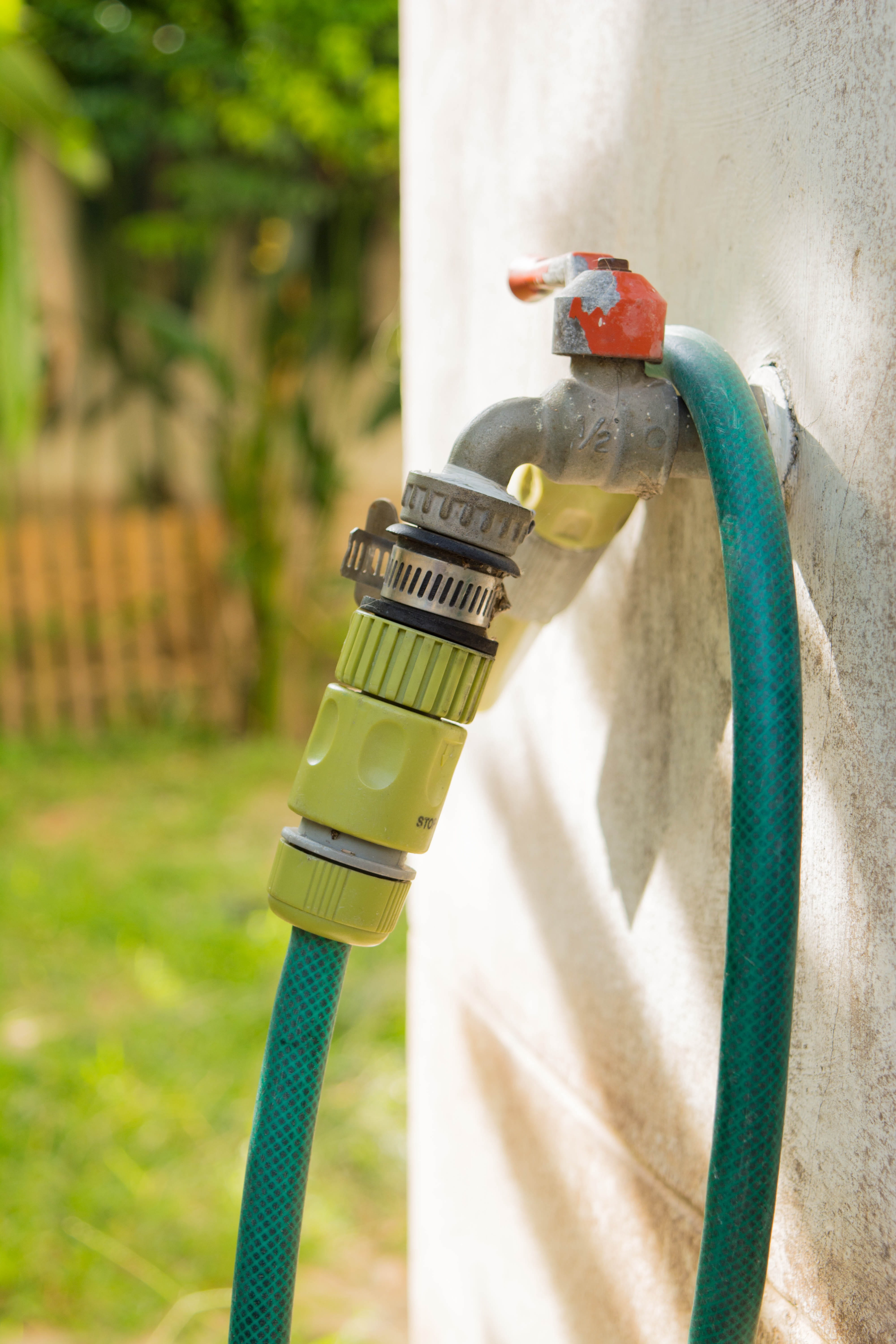 hydrant, cable, connection, pipe, valve, faucet, 5K, outdoor, style, pipe - tube, electricity, green, sprinkler, house, joint, close-up, rubber tube, hose, Phone HD Wallpaper
