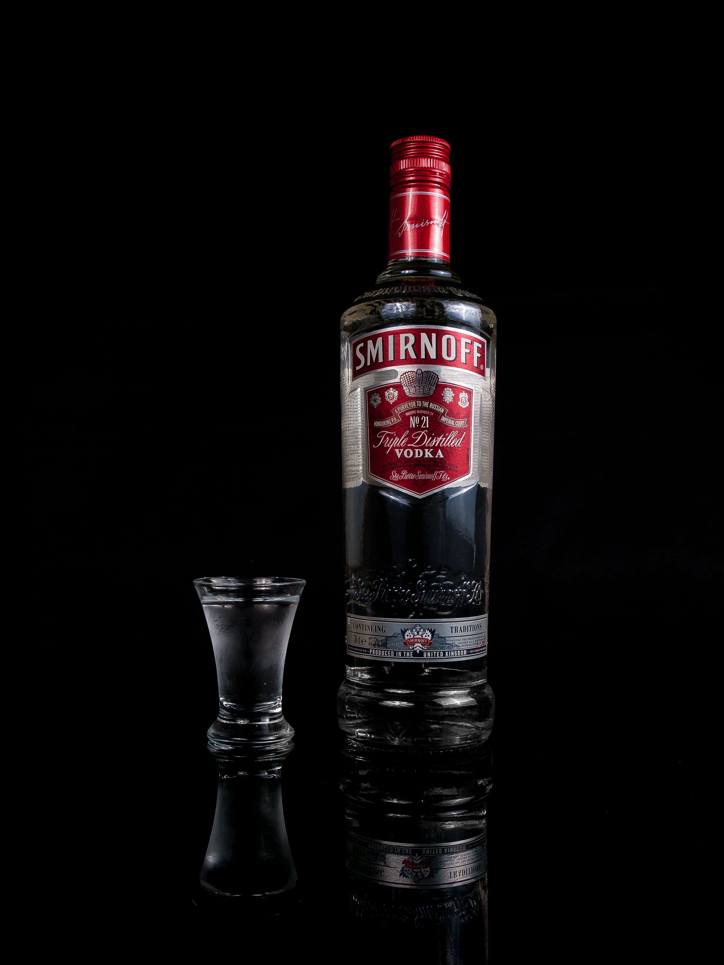 two objects, food and drink, still life, cut out, refreshment, red, copy space, black background, indoors, bottle, alcohol, no people, studio shot, glass - material, Phone HD Wallpaper