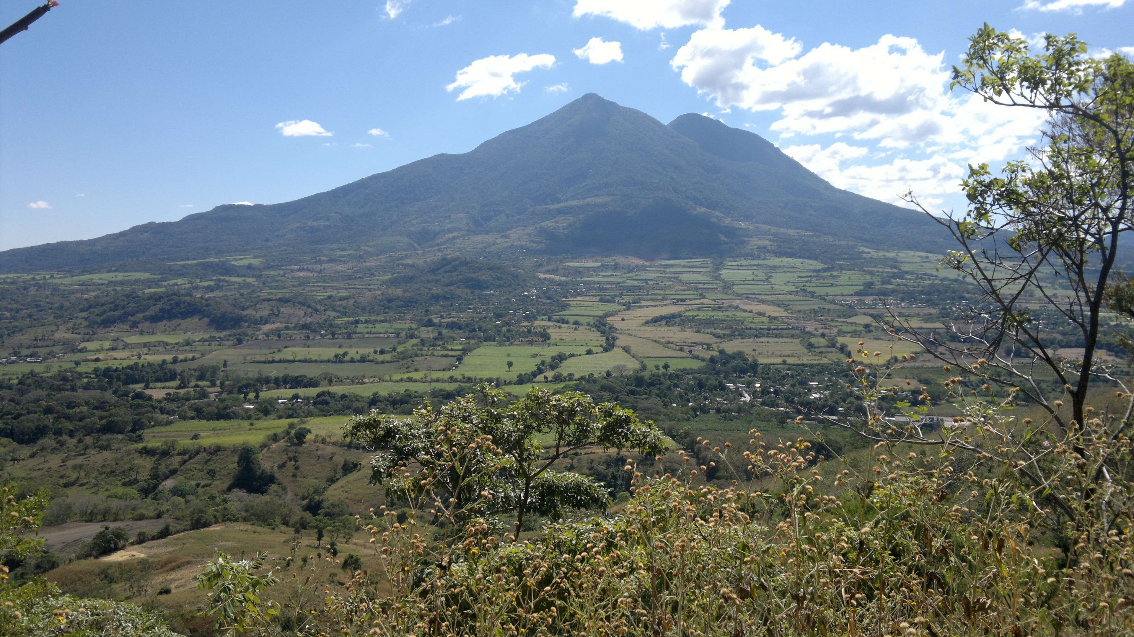 day, non-urban scene, 4K, san vicentes vulcano, tranquil scene, el salvador, no people, nature, field, outdoors, beauty in nature, jiboa valley, mountain range, HD Wallpaper