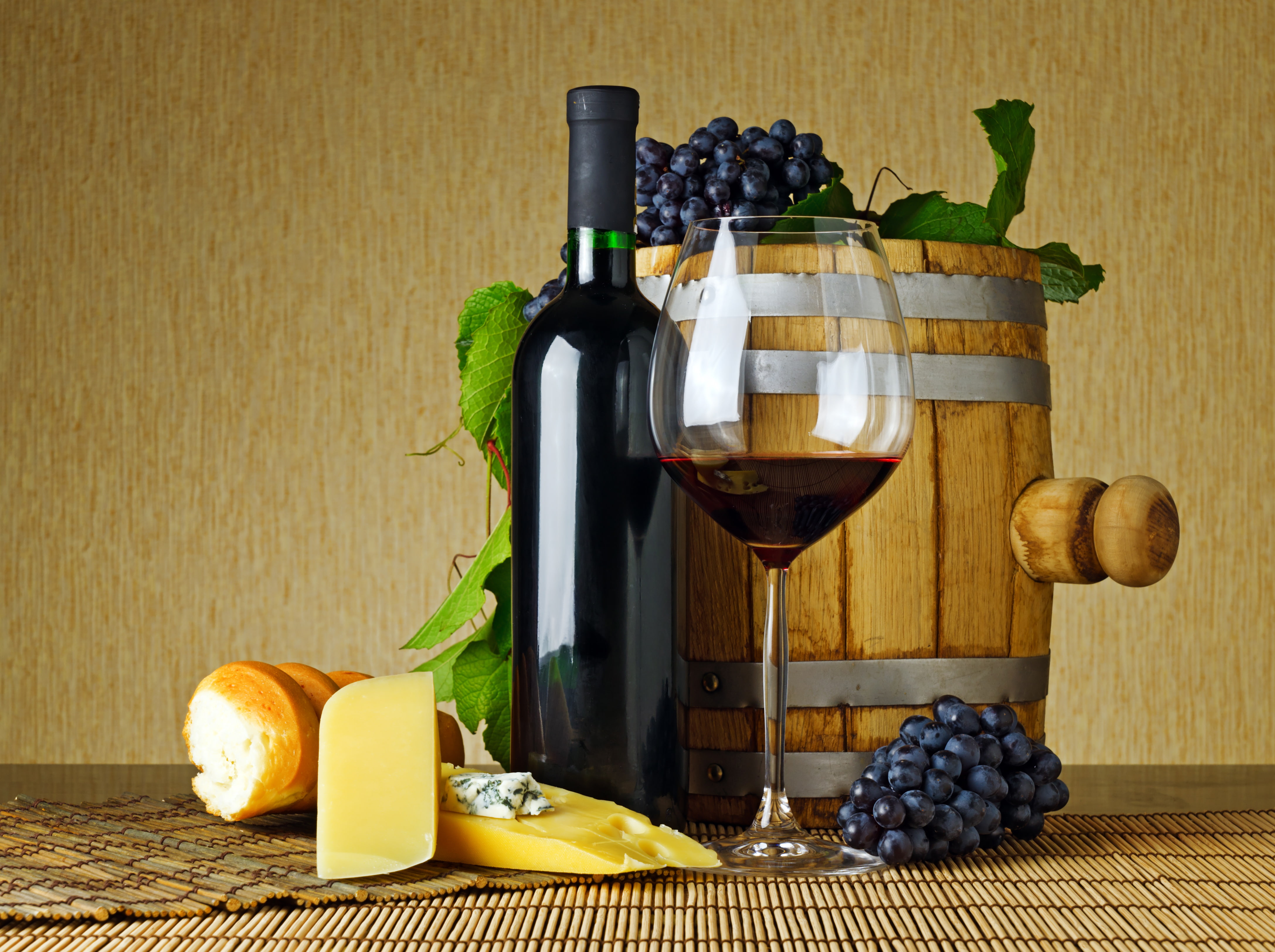 barrel, leaf, vine, no People, 4K, corkscrew, household equipment, leaves, bottle, close-up, french Culture, alcohol Abuse, brown, grape, wellbeing, freshness, HD Wallpaper