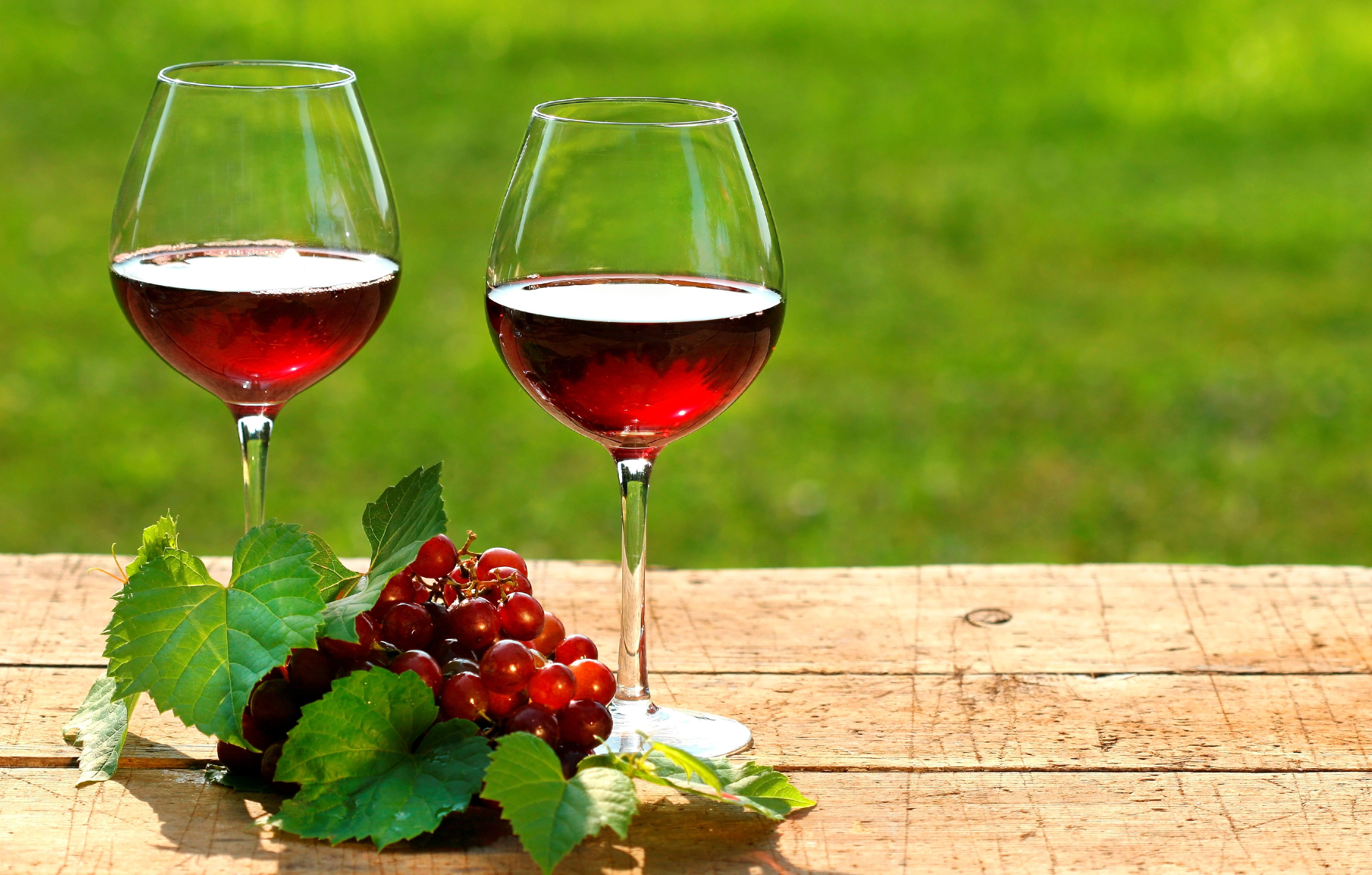 backgrounds, gourmet, clear, wood - Material, glass - Material, glass, wineglass, grapes, winery, glasses, 4K, freshness, cabernet Sauvignon Grape, healthy eating, HD Wallpaper