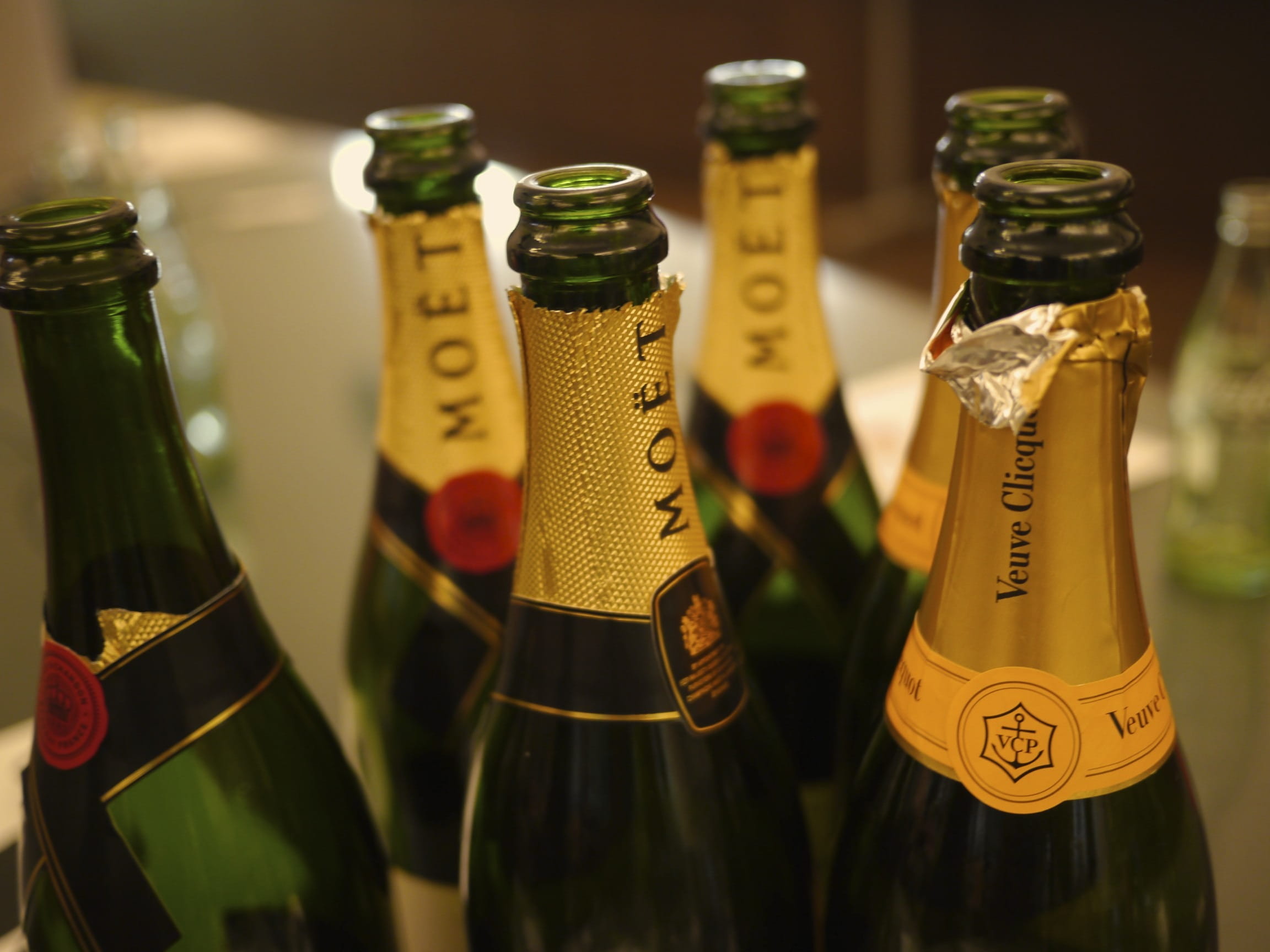 close-up, bubbles, bottle, wine bottle, container, label, cork - stopper, choice, alcohol, large group of objects, variation, focus on foreground, congratulations, HD Wallpaper