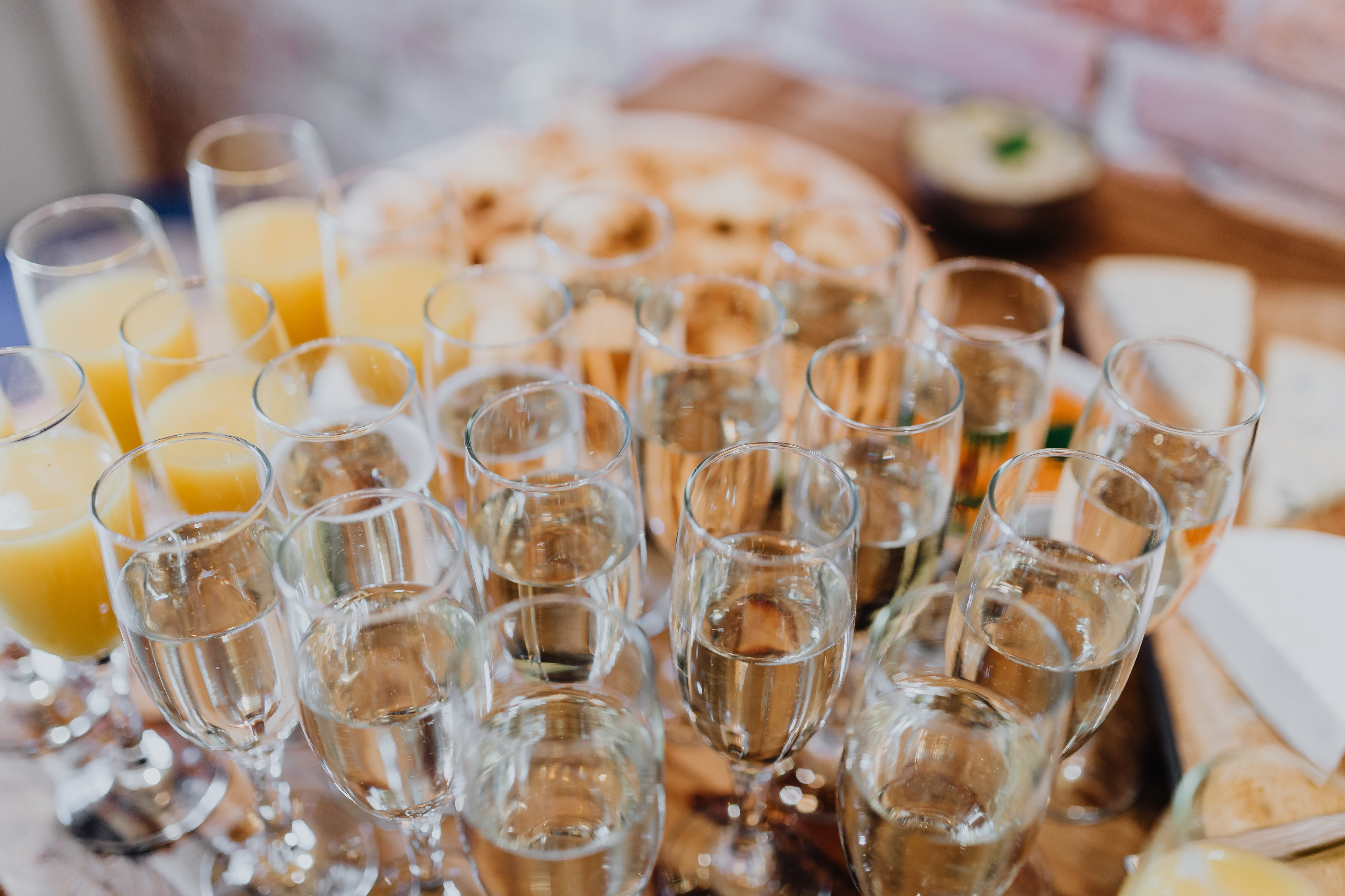 party, 5K, tray, fruit, drinking glass, household equipment, still life, food, wine, focus on foreground, table, grapes, arrangement, white, italian, large group of objects, HD Wallpaper