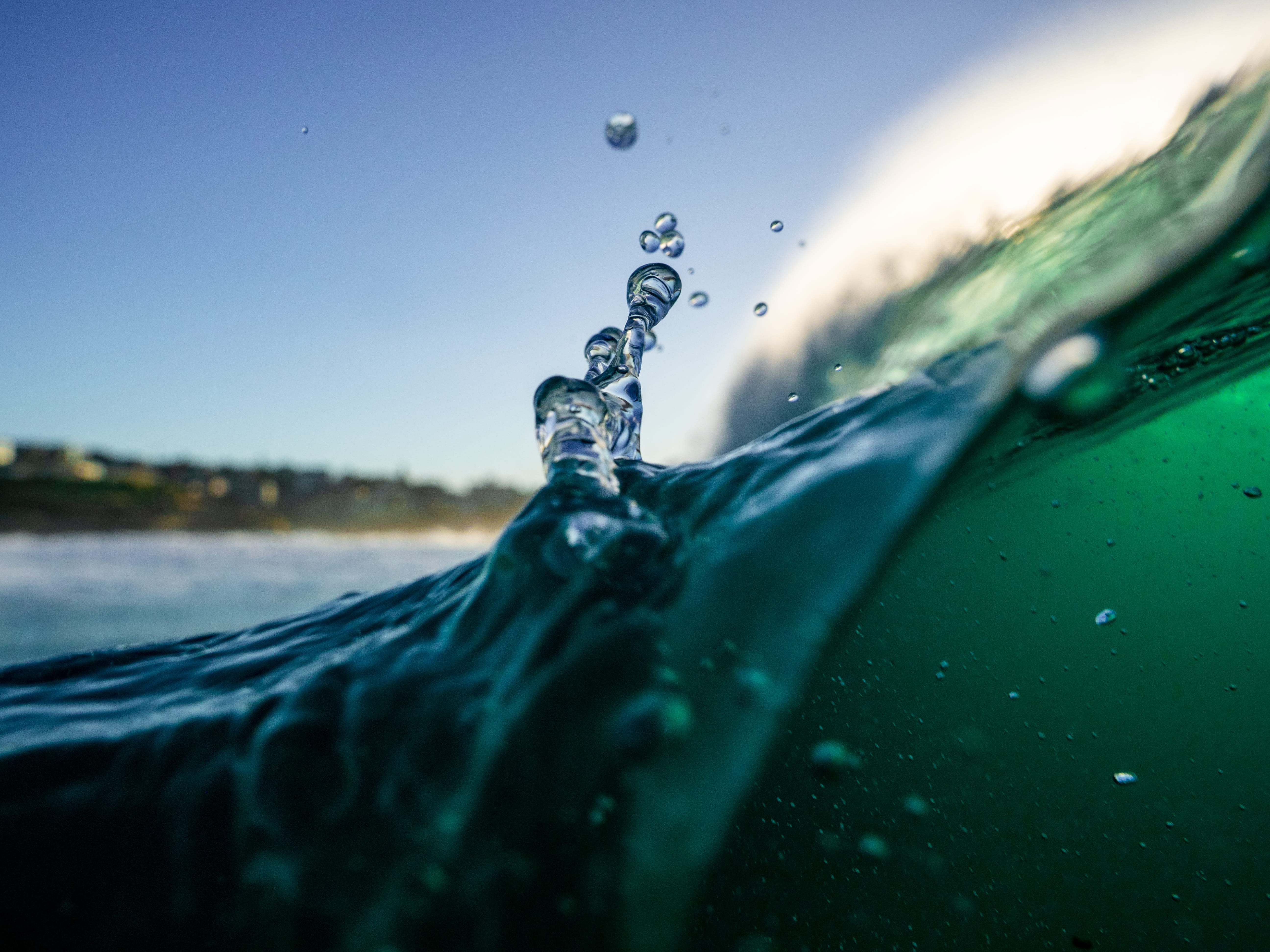 blue, wet, day, aquatic, macro, water, underwater, droplet, splash, selective focus, water surface, photo, fluid, splashing, freshness, nature, bronte, HD Wallpaper