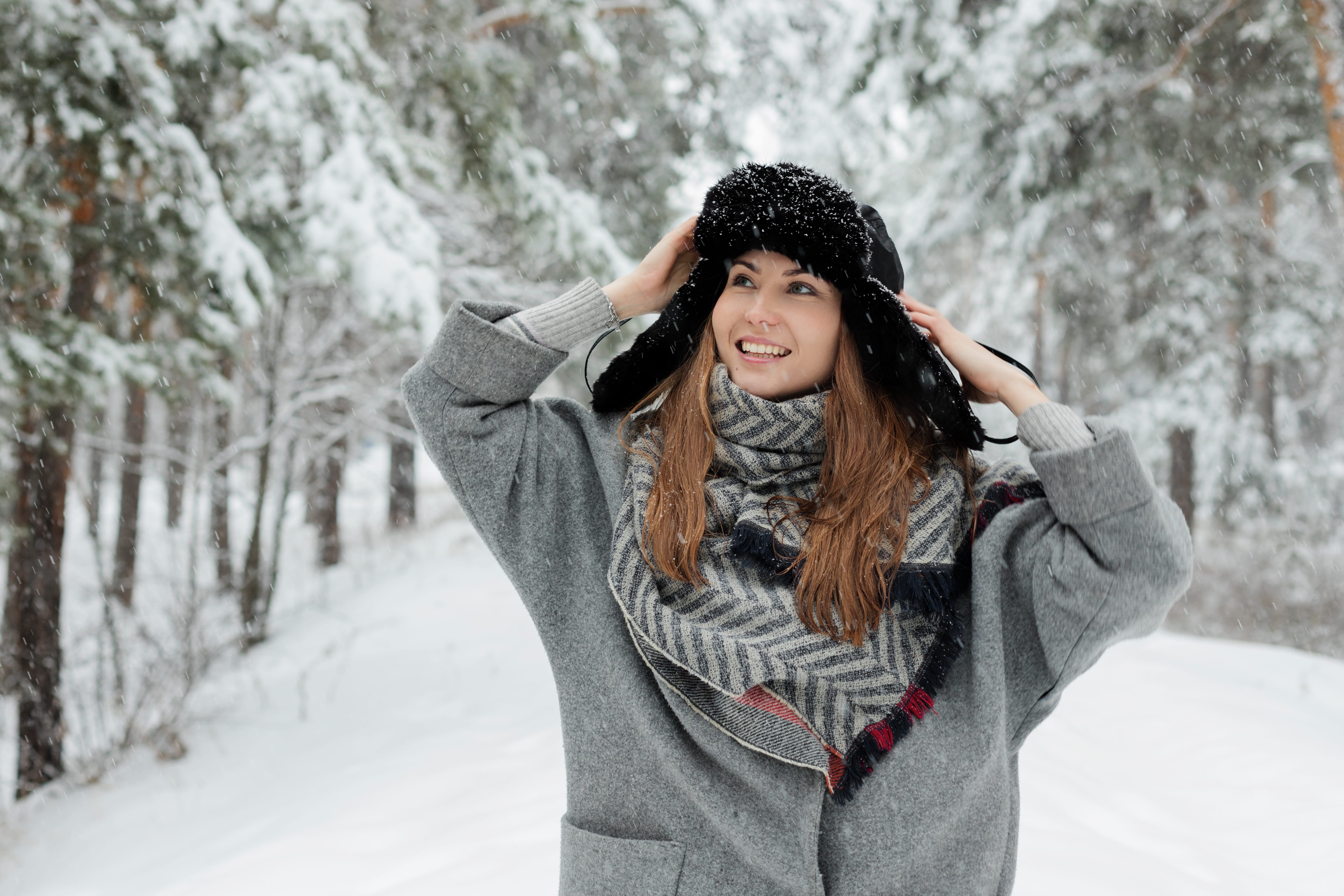 park, hairstyle, smiling, snowing, tree, beside, wear, 5K, portrait, snow, covered, young women, smile, one person, trees, lifestyles, woman, leisure, HD Wallpaper