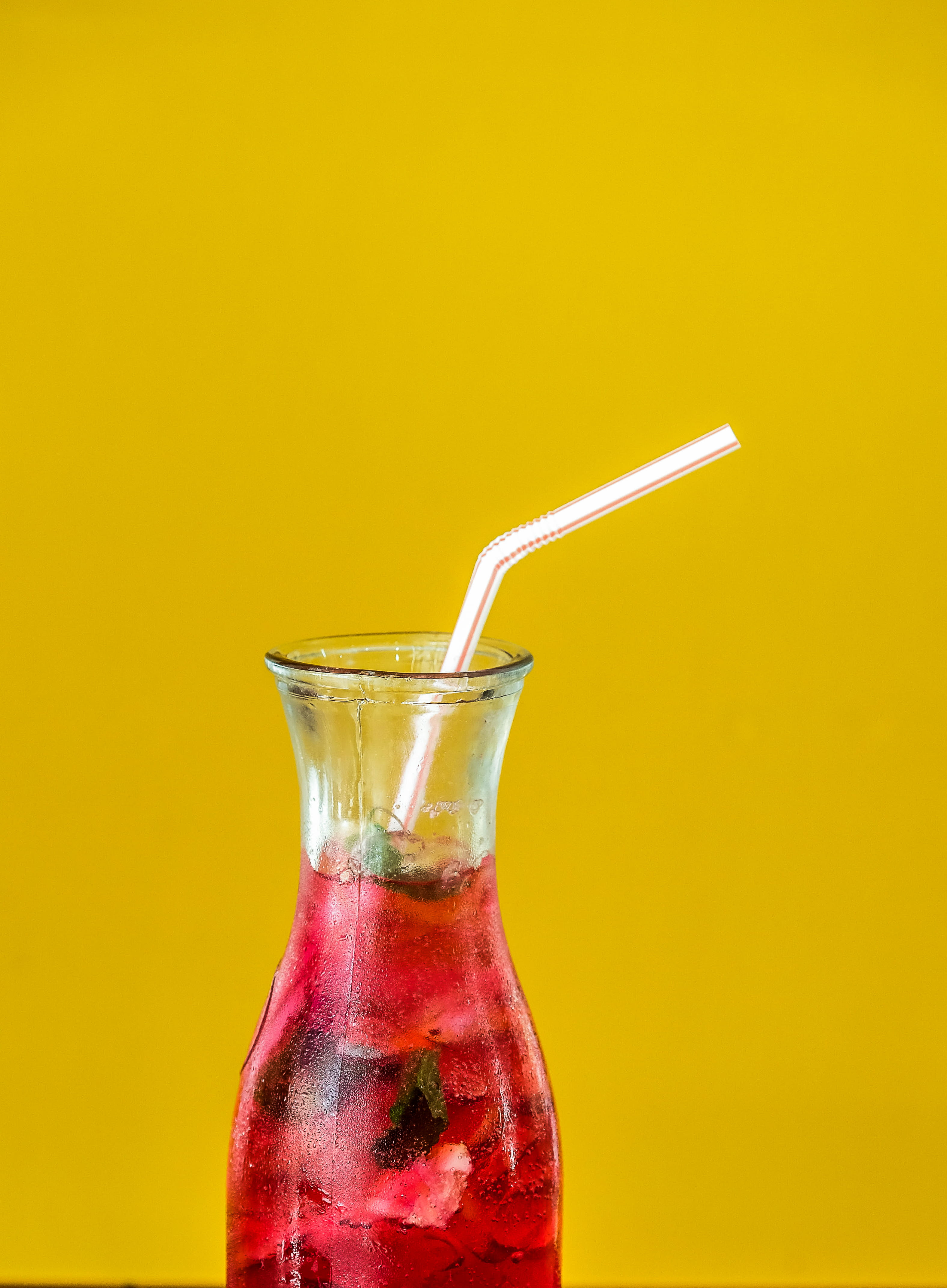 colored background, studio shot, healthy eating, pitcher, beverage, close-up, household equipment, indoors, icee, no people, food, cold, drinking, refreshment, Phone HD Wallpaper
