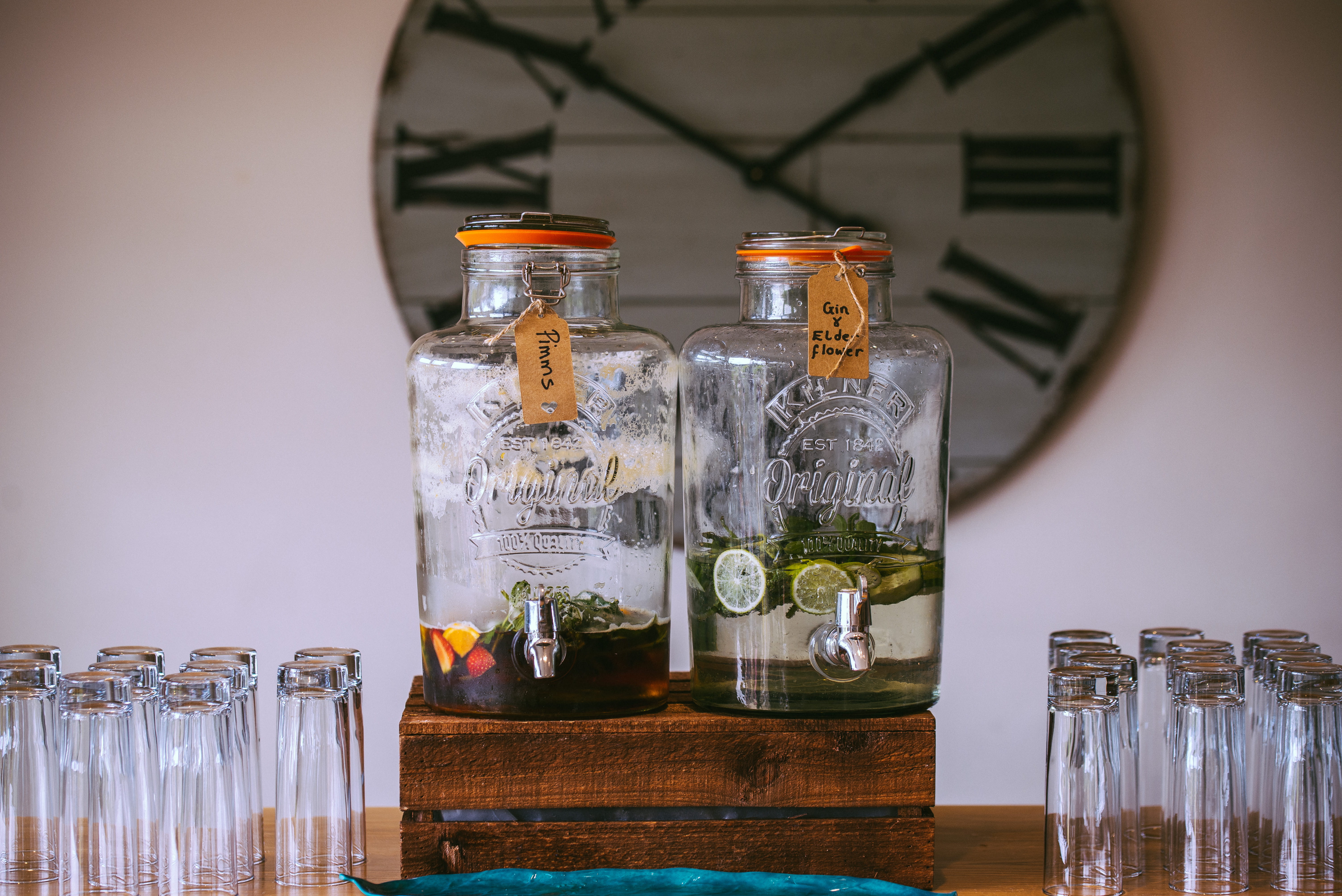 freshness, food, wedding, bottle, flower, drinking glass, drink, indoors, ice, hard liquor, food and drink, gin, no people, wooden, glass - material, bar counter, HD Wallpaper