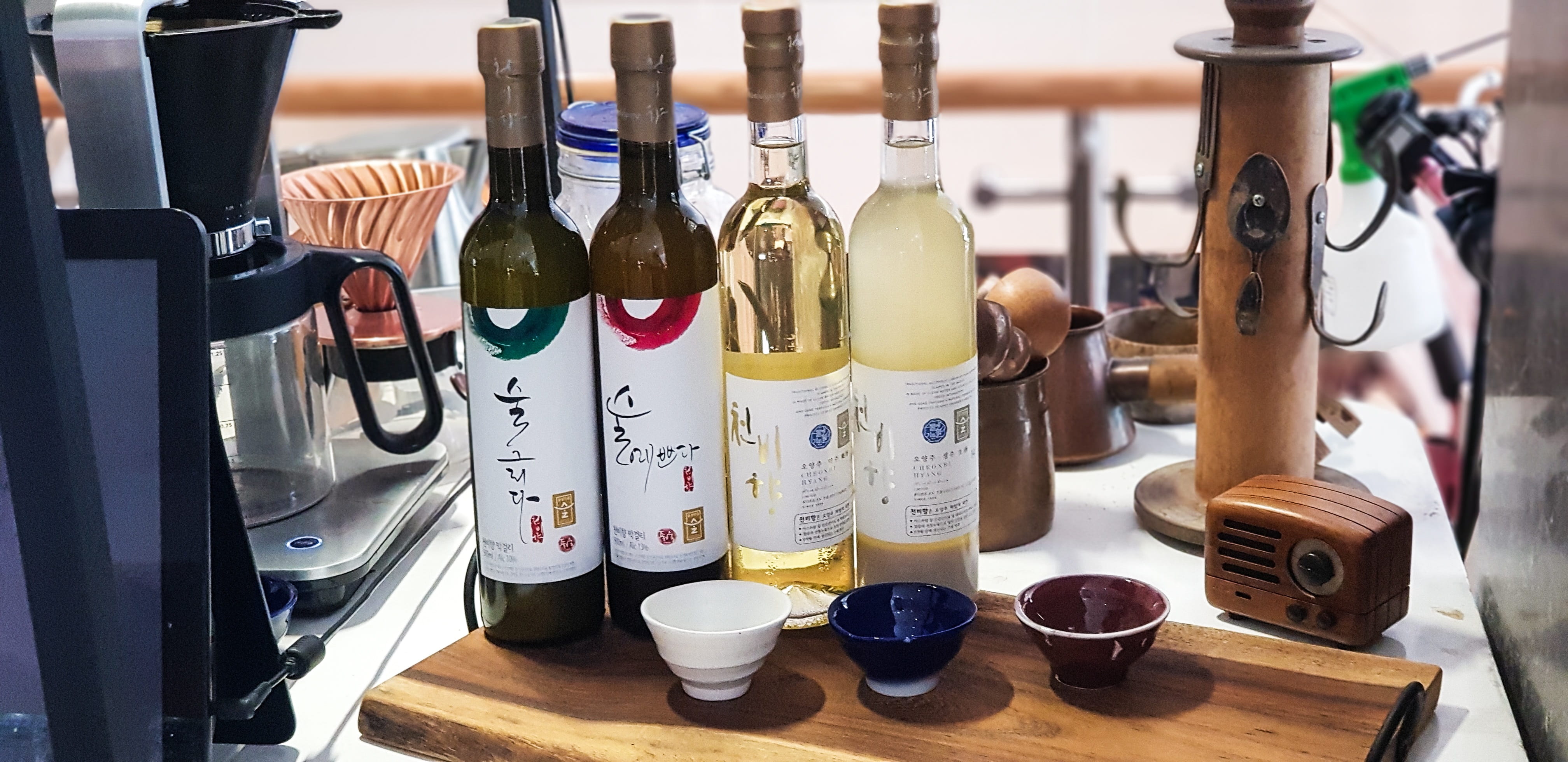 korean traditional space, wood - material, drink, indoors, table, business, sake, no people, wine, variation, food and drink, container, cup, cocktail, HD Wallpaper