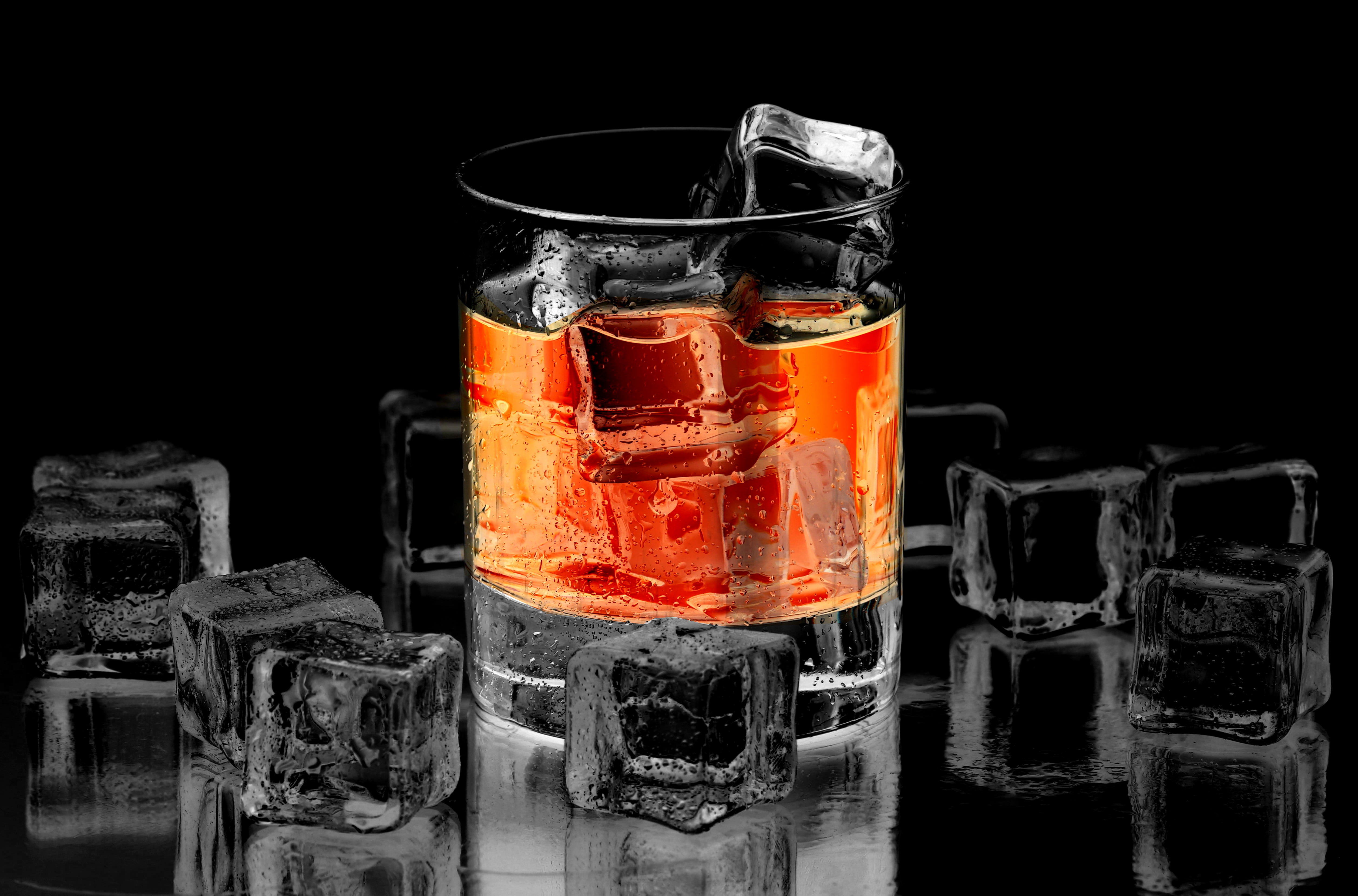 dark background, glass, whisky, red, 4K, ice cubes, whiskey, HD Wallpaper