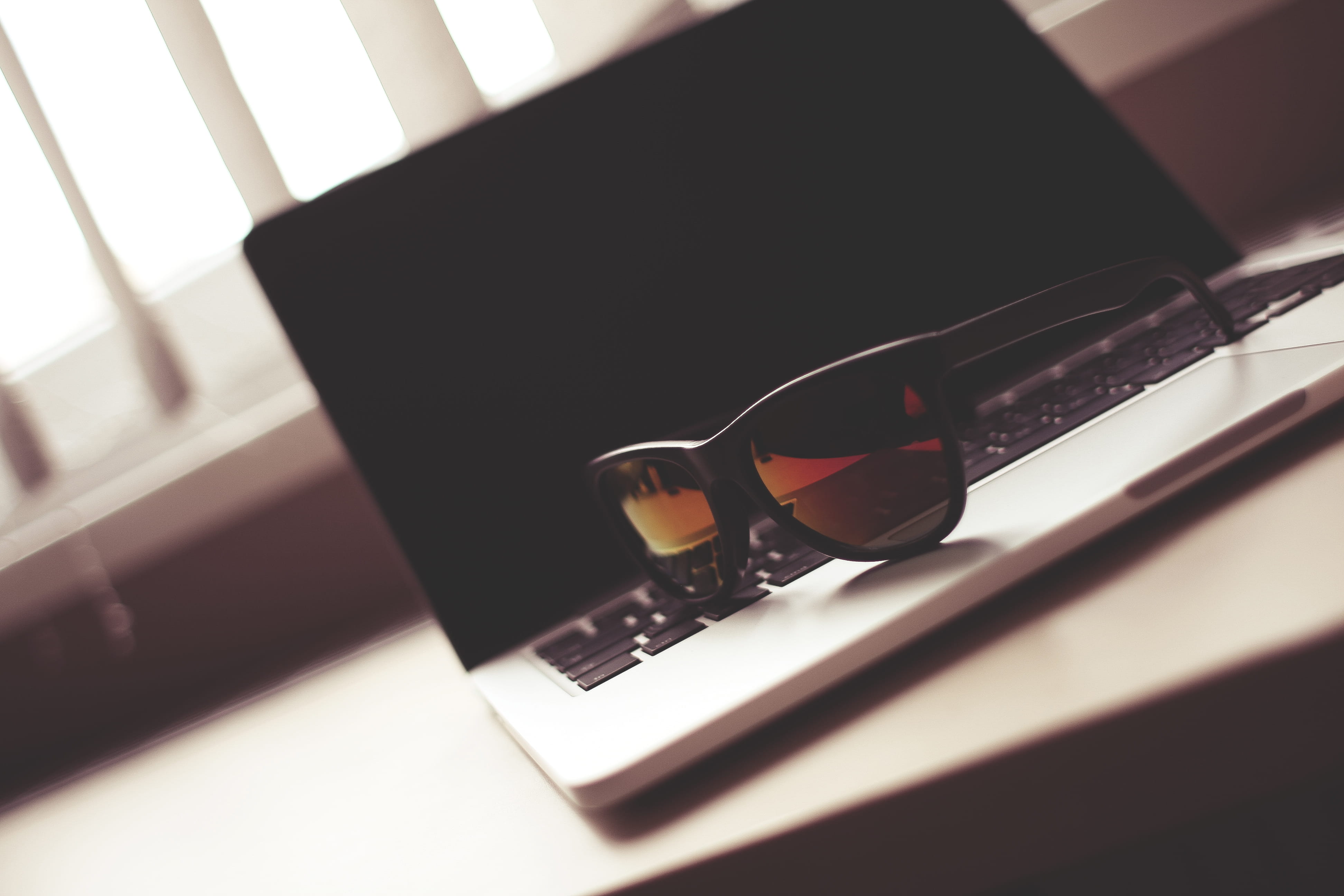 eyeglasses, homeoffice, Fashion, communication, close-up, single object, 4K, selective focus, musical instrument, business, personal accessory, laptop, HD Wallpaper