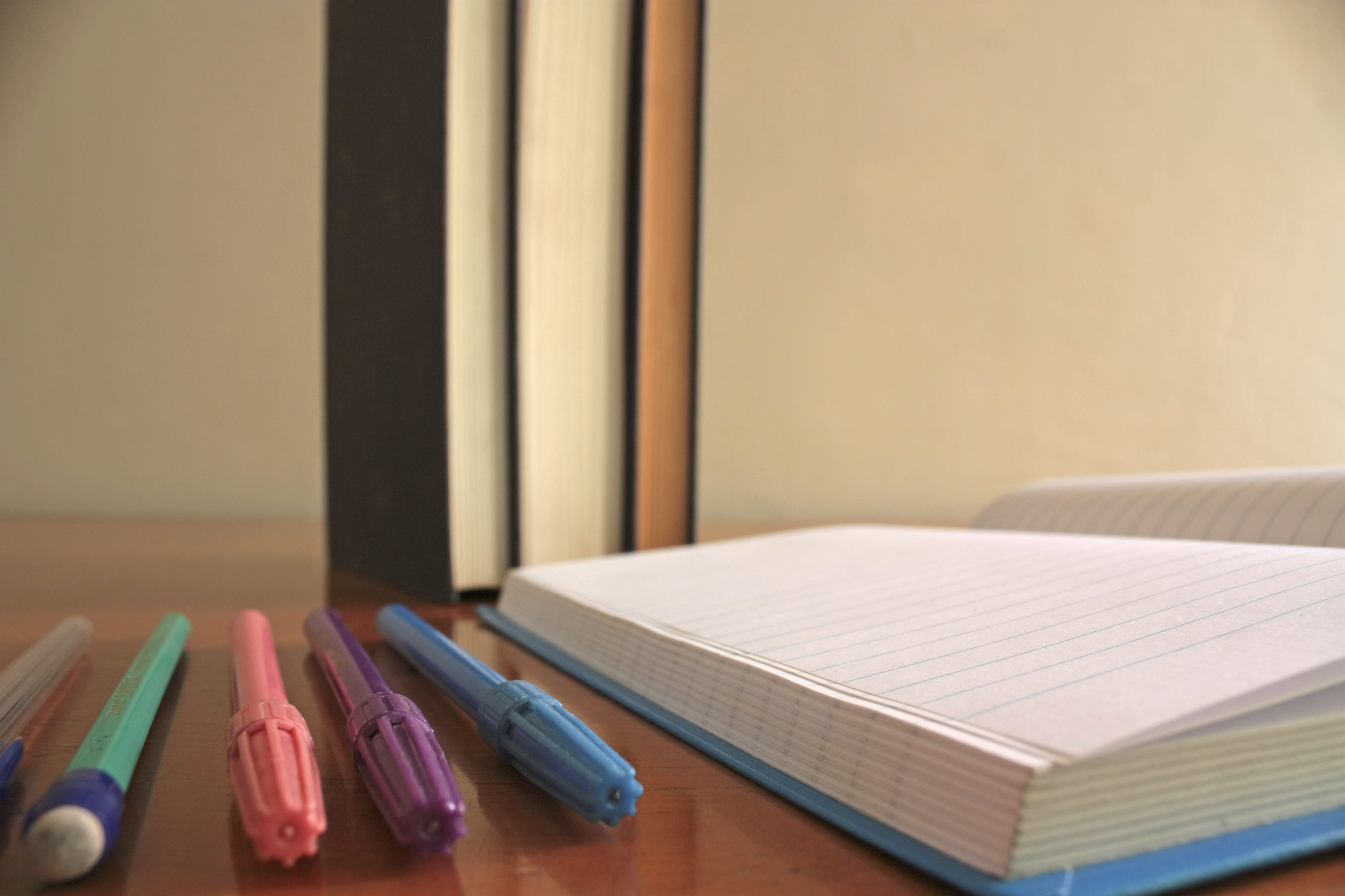 office, marker, 4K, no people, alirio garcía diseño gráfico, education, pen, close-up, valencia, stack, studen, homeoffice, indoors, group of objects, HD Wallpaper