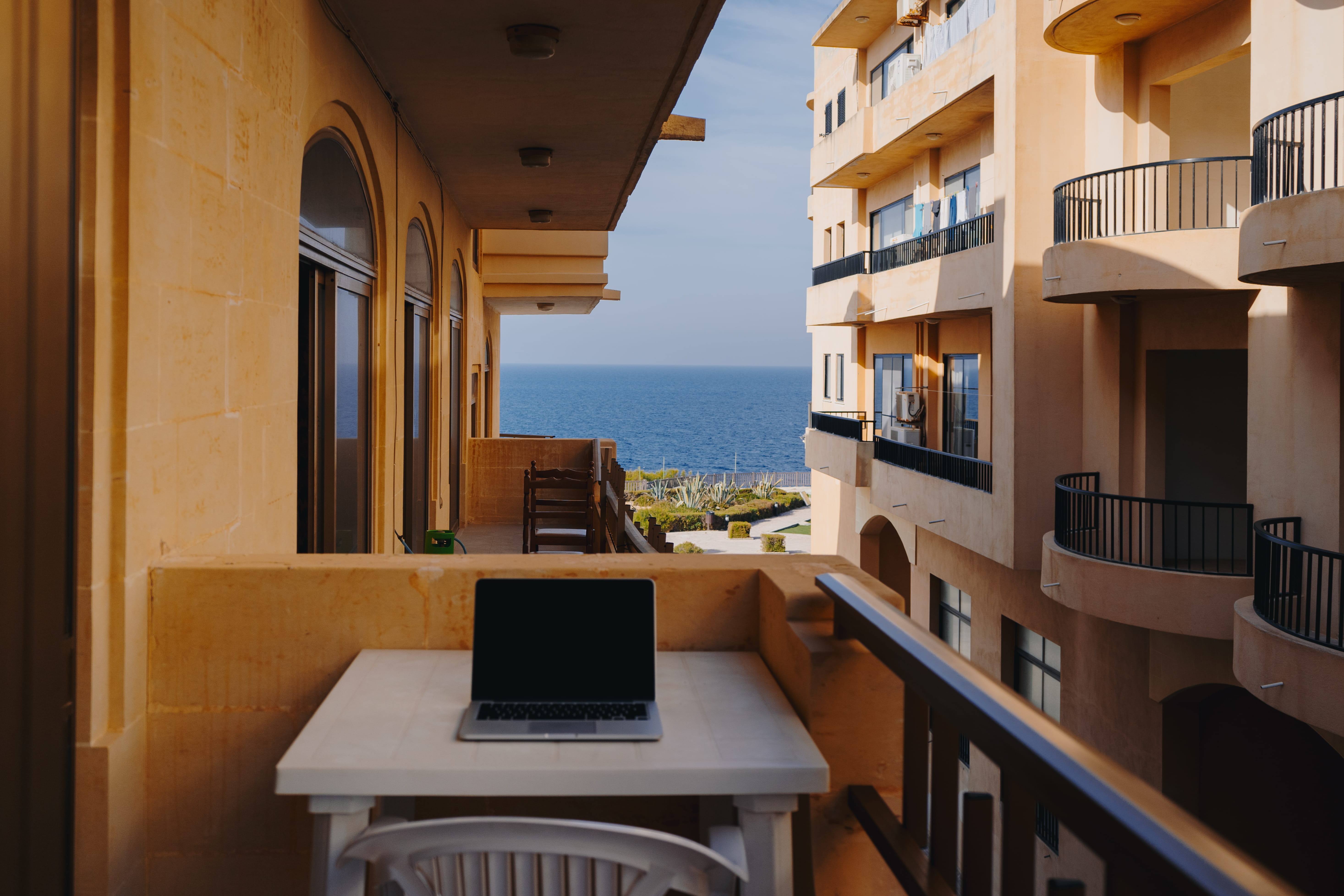 europe, sky, summer, building, sunny, old, view, residential district, mac, malta, outdoors, window, table, built structure, sunlight, city, nature, terrace, HD Wallpaper