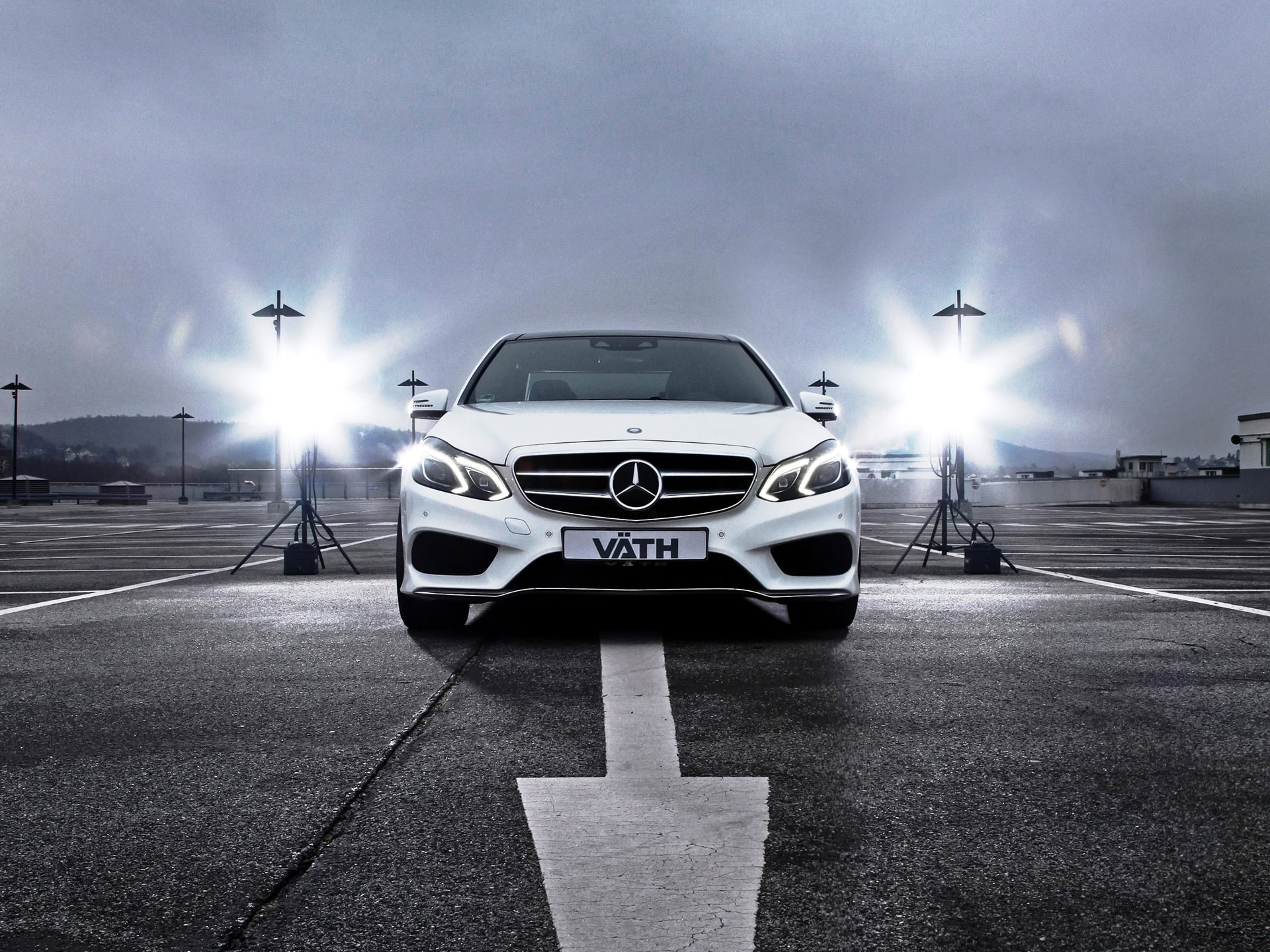 outdoors, headlight, city, VATH, street light, transportation, street, lens flare, Mercedes-Benz, motor vehicle, travel, light beam, land vehicle, 1080P, HD Wallpaper