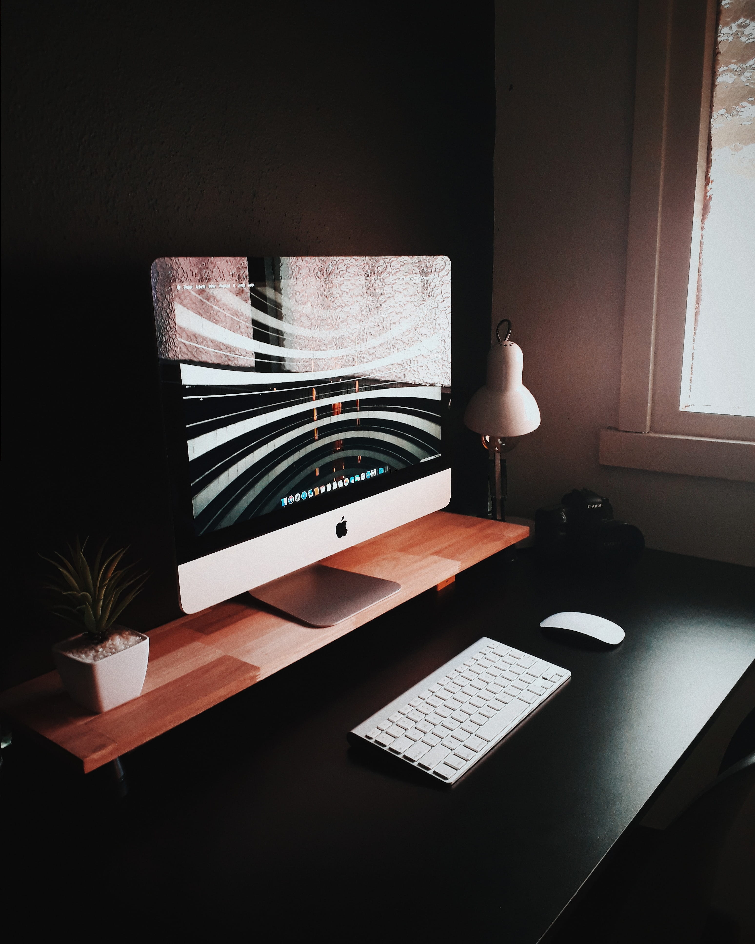 window, domestic room, wireless, no people, imac, electric lamp, contemporary, day, still life, modern, interior design, homeoffice, furniture, mouse, potted plant, Phone HD Wallpaper