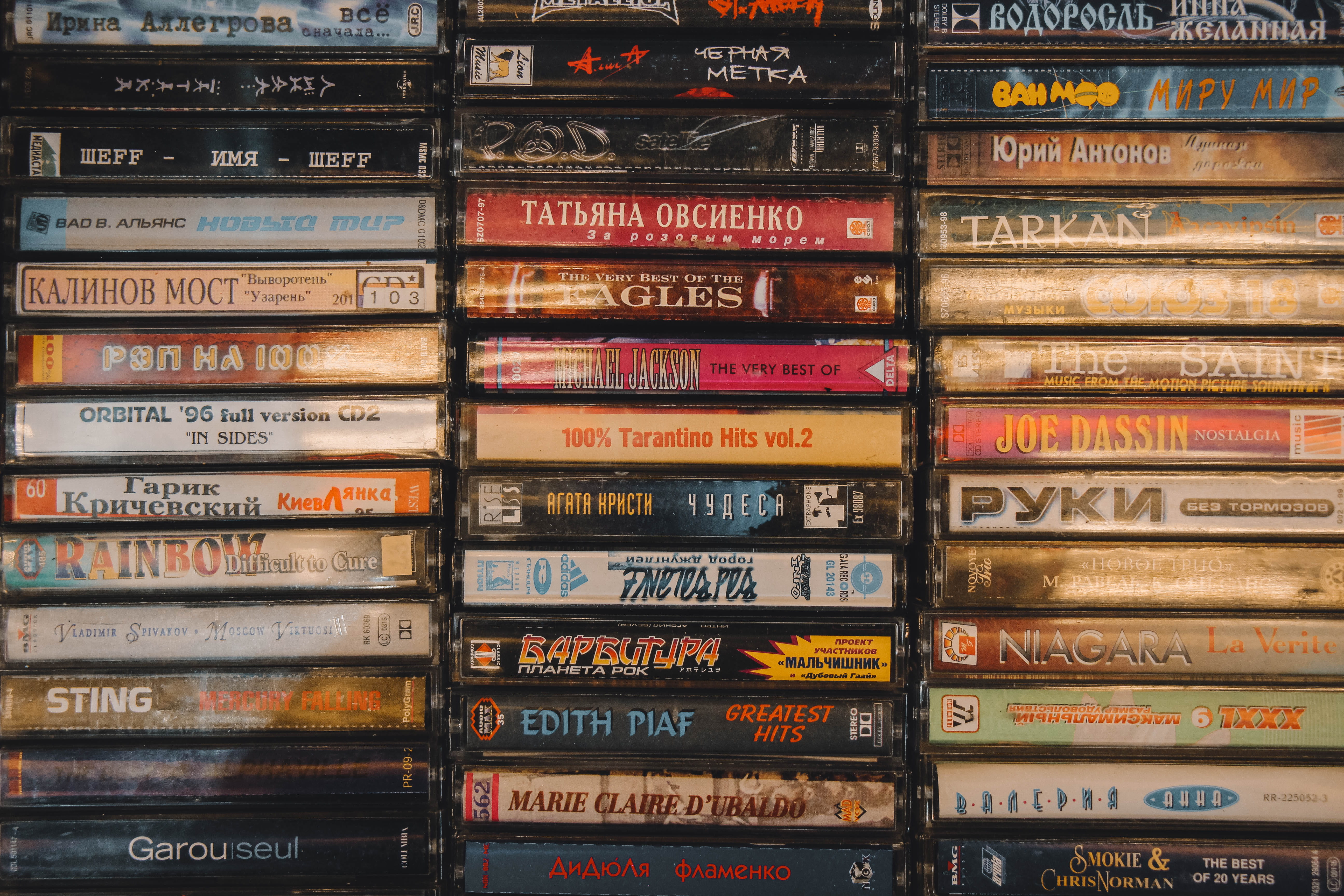 disk, no people, tape, crayon, gum, in a row, book, backgrounds, arrangement, shelf, choice, dvd, full frame, audio tapes, russian, order, electronics, HD Wallpaper