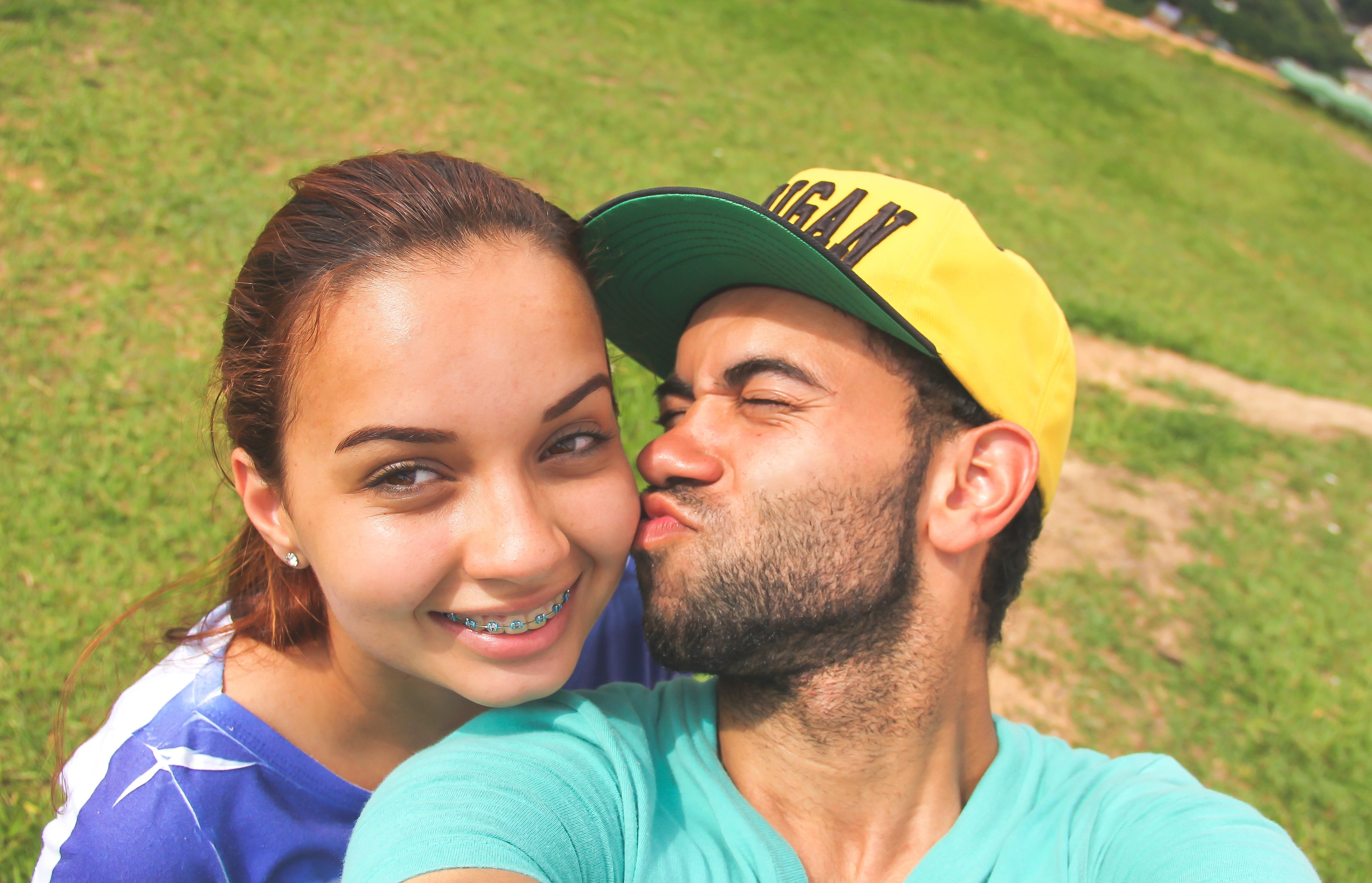 bonding, boyfriend, two people, young men, outdoors, young women, Love, portrait, adult, positive emotion, couple - relationship, brasilian, real people, HD Wallpaper