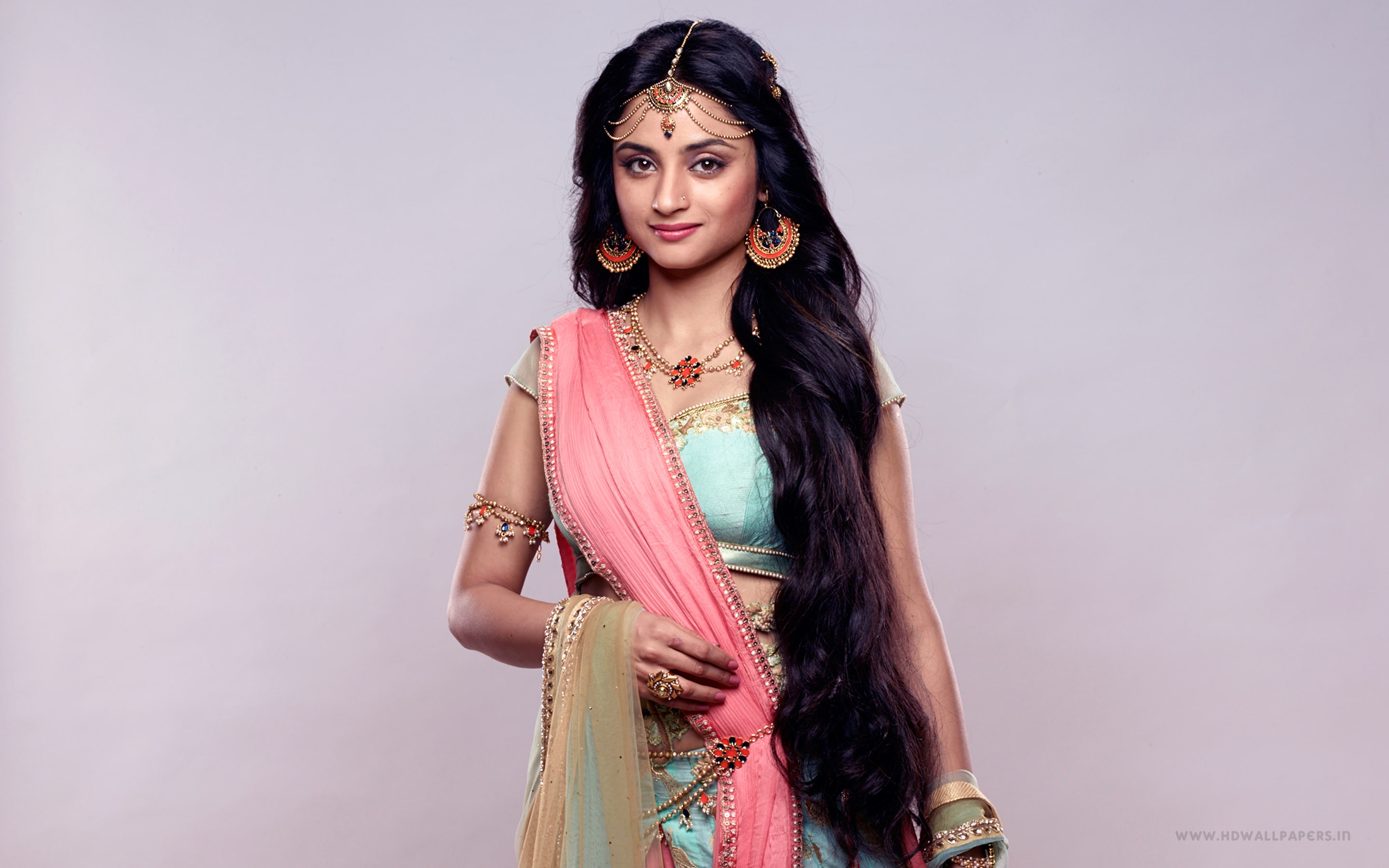 beauty, 2K, traditional clothing, hair, three quarter length, young women, women, indoors, long hair, clothing, standing, sari, bangle, Plus, ke, studio shot, HD Wallpaper