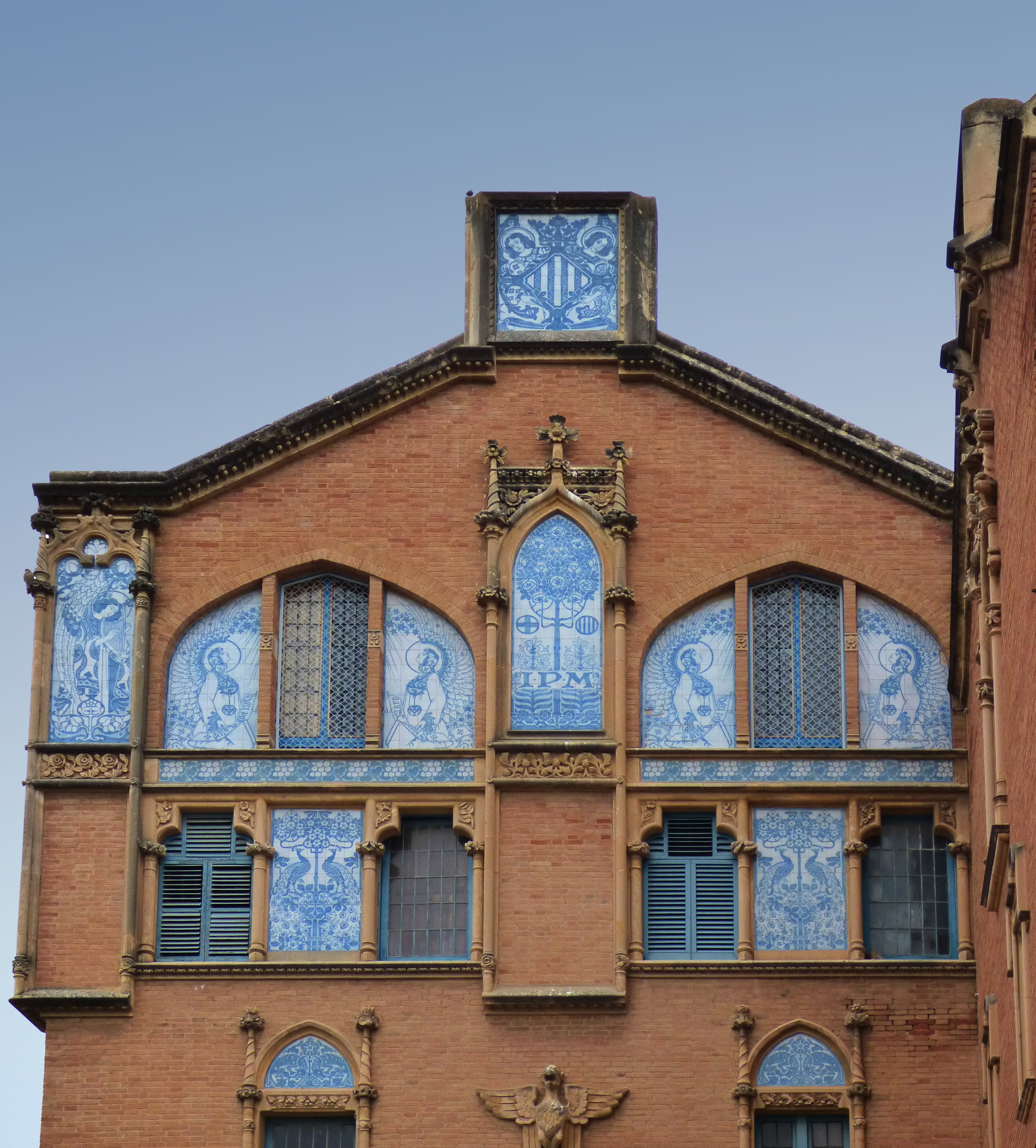 architecture, modernism, religion, reus, built Structure, 2K, tiles, day, ceramic, institut pere mata, arch, nature, art noveau, belief, clear sky, sky, Phone HD Wallpaper