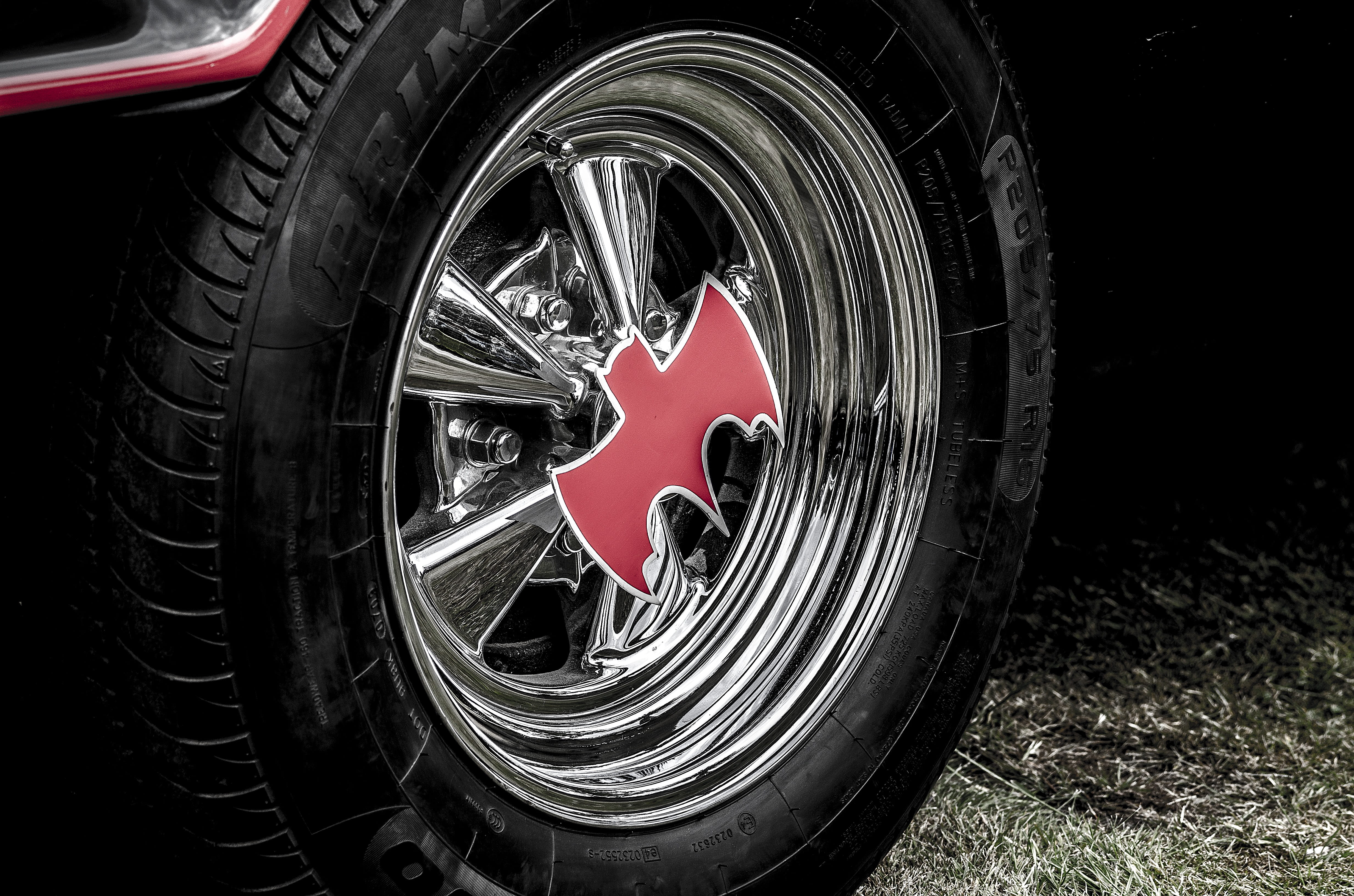 batman, field, tire, vehicle part, spoke, shape, transportation, black color, close-up, background, car, 4K, geometric shape, day, land vehicle, metal, HD Wallpaper