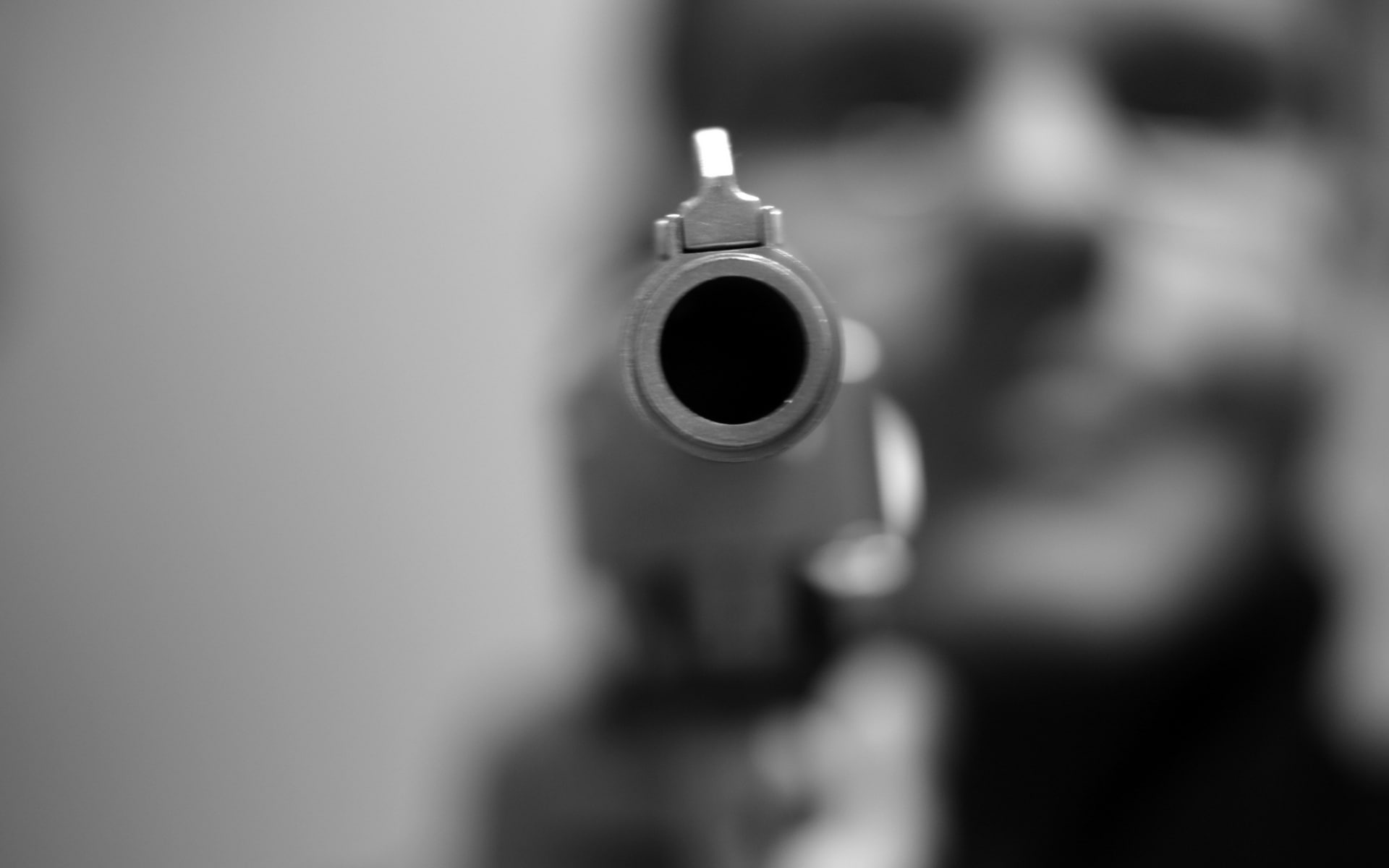 situation, barrel, boy, black, horror, white, death, guns, steel, dark, spooky, metal, photography, circle, eyes, pov, shape, violence, angry, male, scary, HD Wallpaper