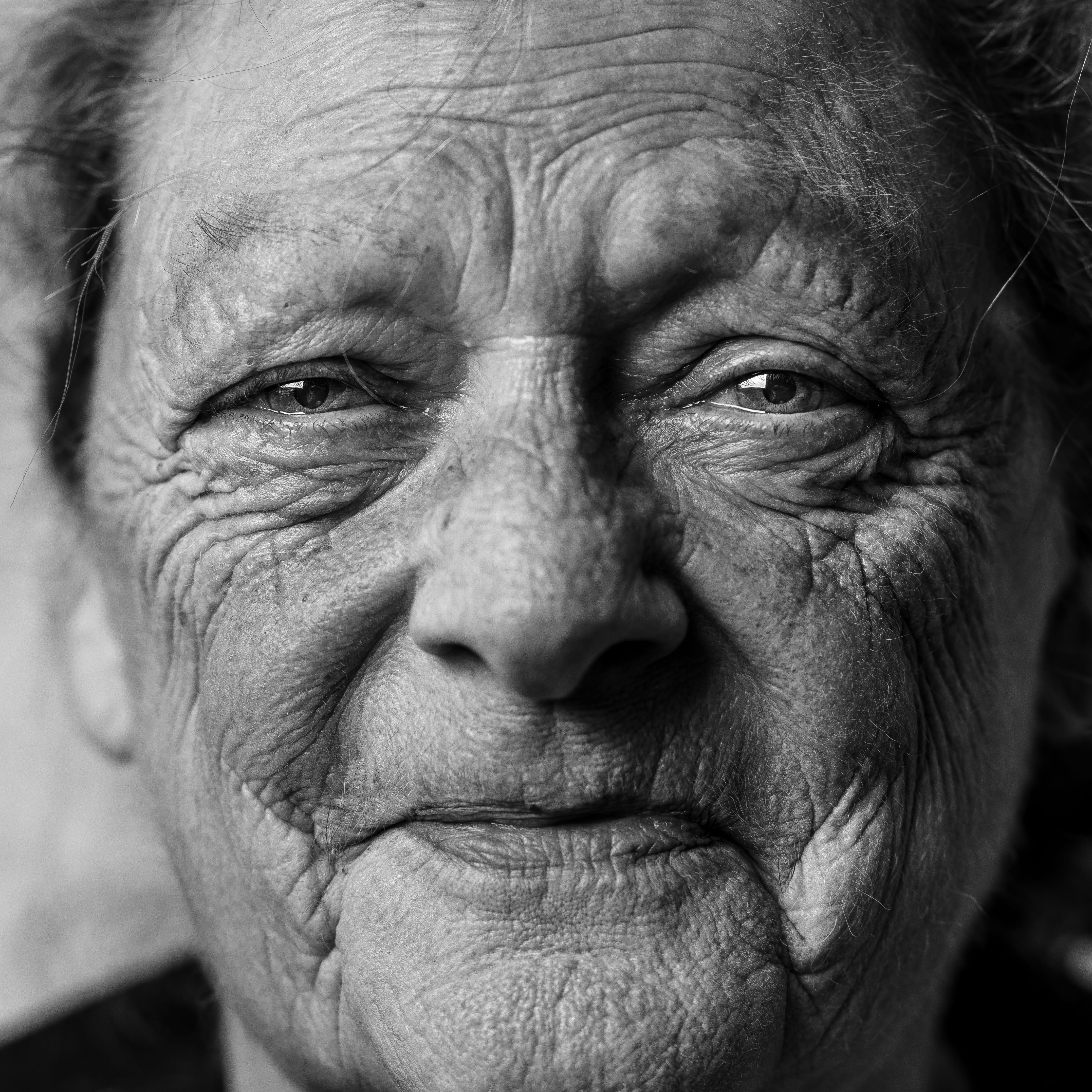 gray Hair, alzheimers Disease, portrait, woman, face, senior Adult, closeup, adult, wrinkle, person, old lady, black And White, one Person, retirement, Phone HD Wallpaper