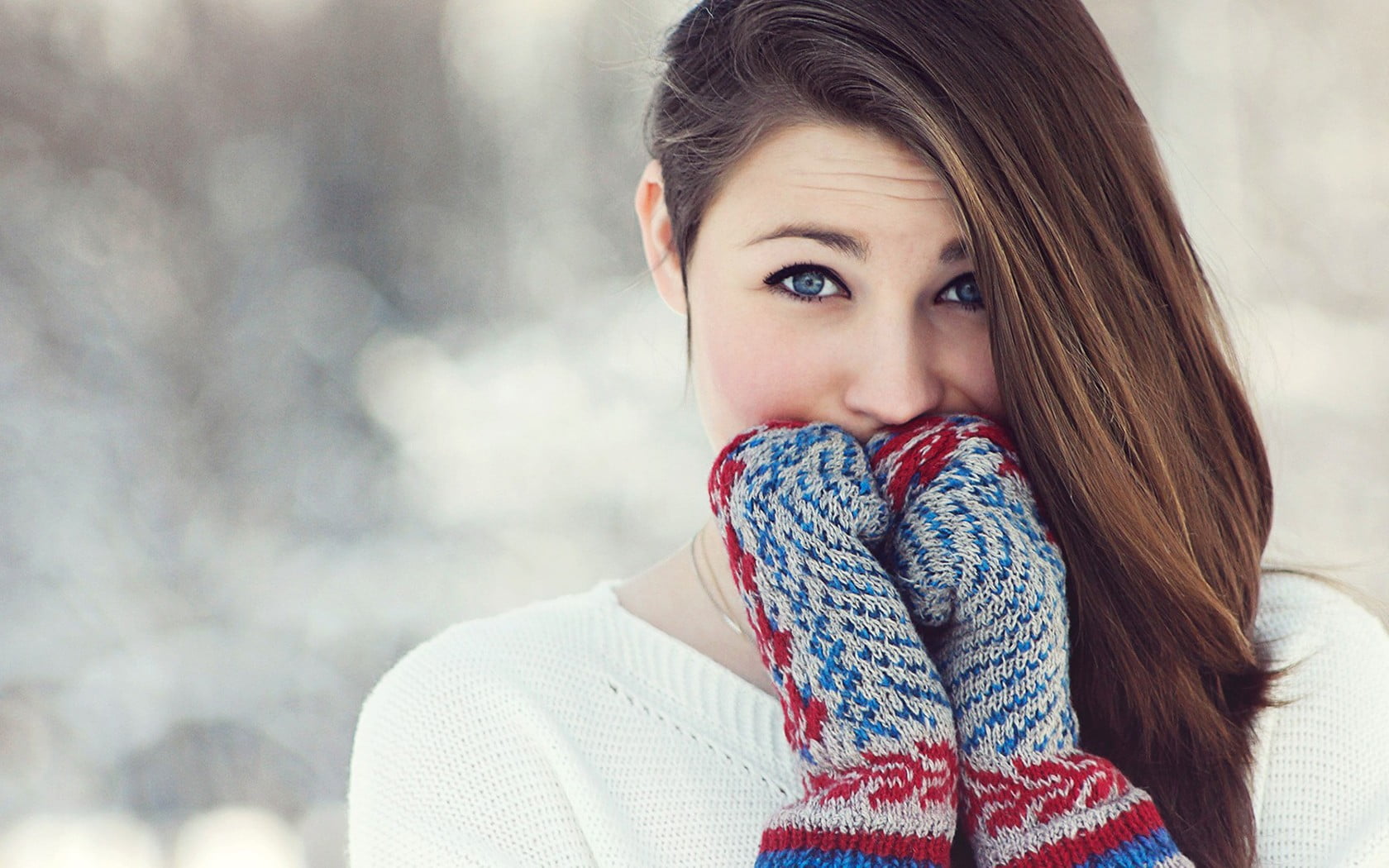 women, young adult, face, beautiful woman, 720P, focus on foreground, cold temperature, winter, hand, portrait, sweater, looking at viewer, gloves, warm clothing, HD Wallpaper