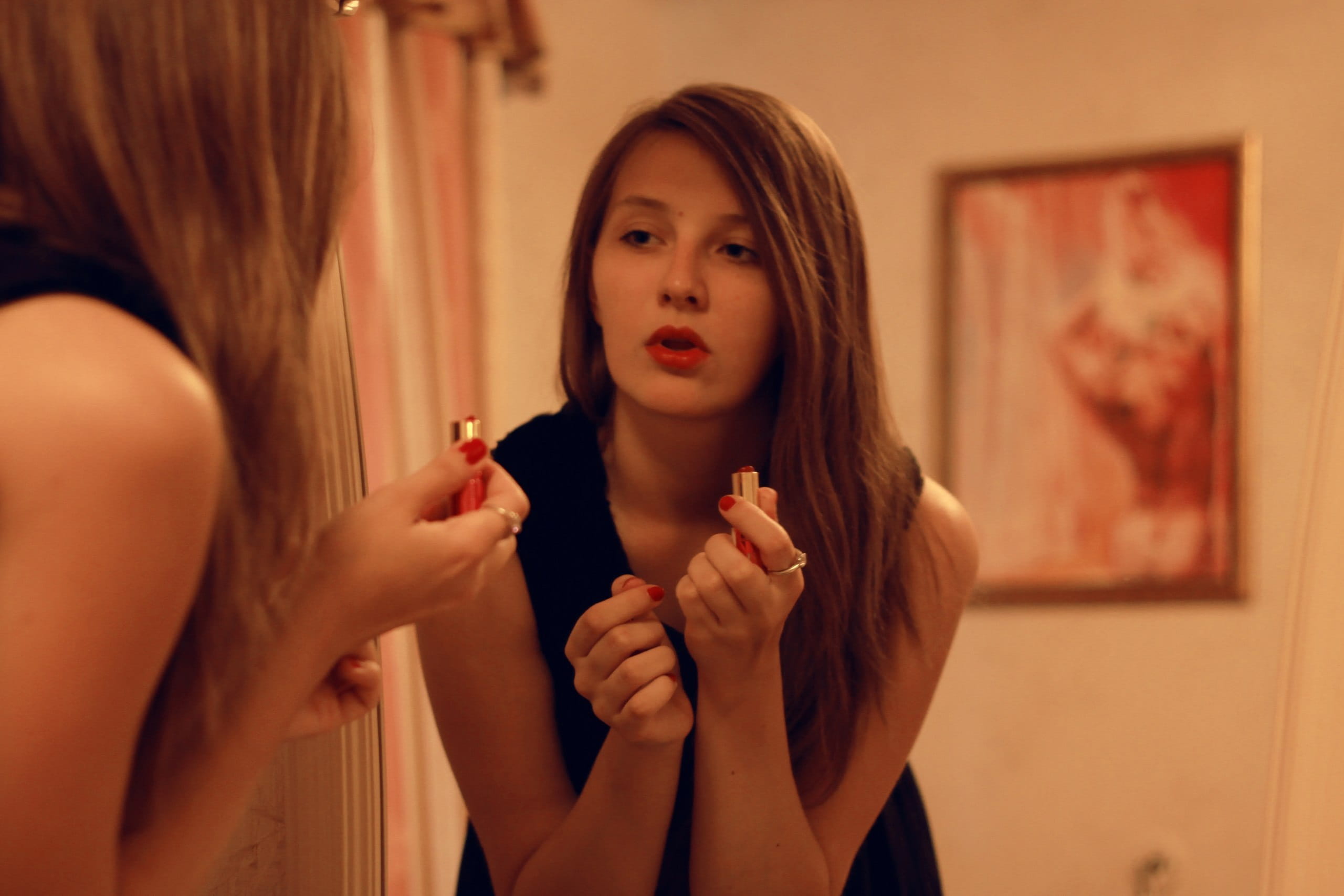 person, one person, beauty, model, 2K, woman, sleeveless, standing, hair, elegance, beautiful woman, long hair, mirror, focus on foreground, girl, color, HD Wallpaper
