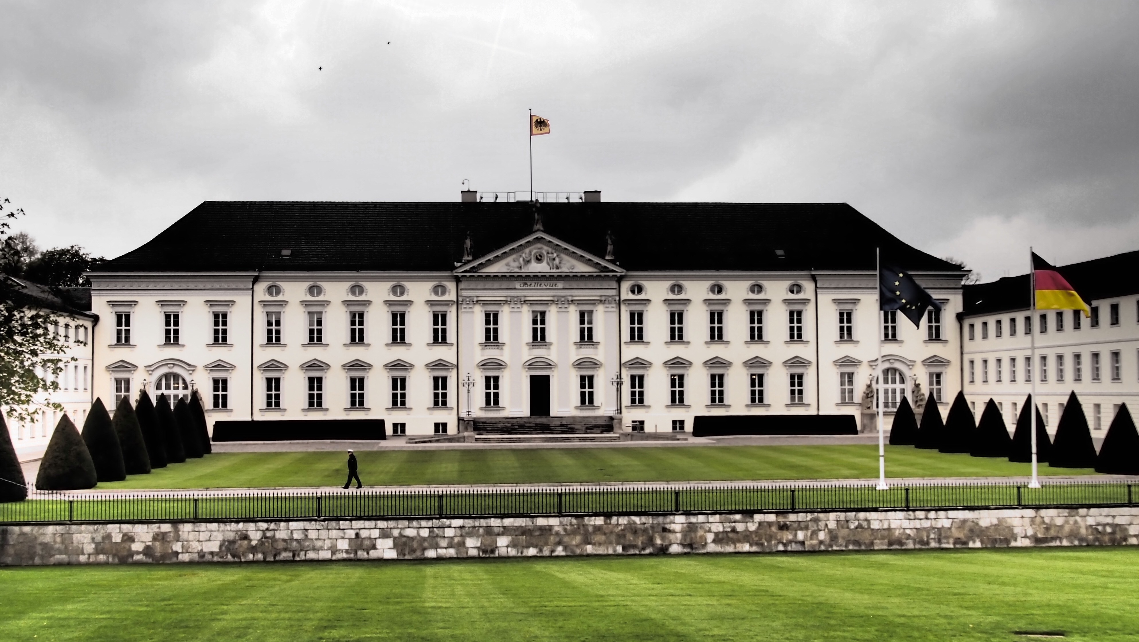 federal government, grass, window, built structure, building exterior, government, architecture, the past, worth a visit, day, facade, lawn, building, sky, HD Wallpaper