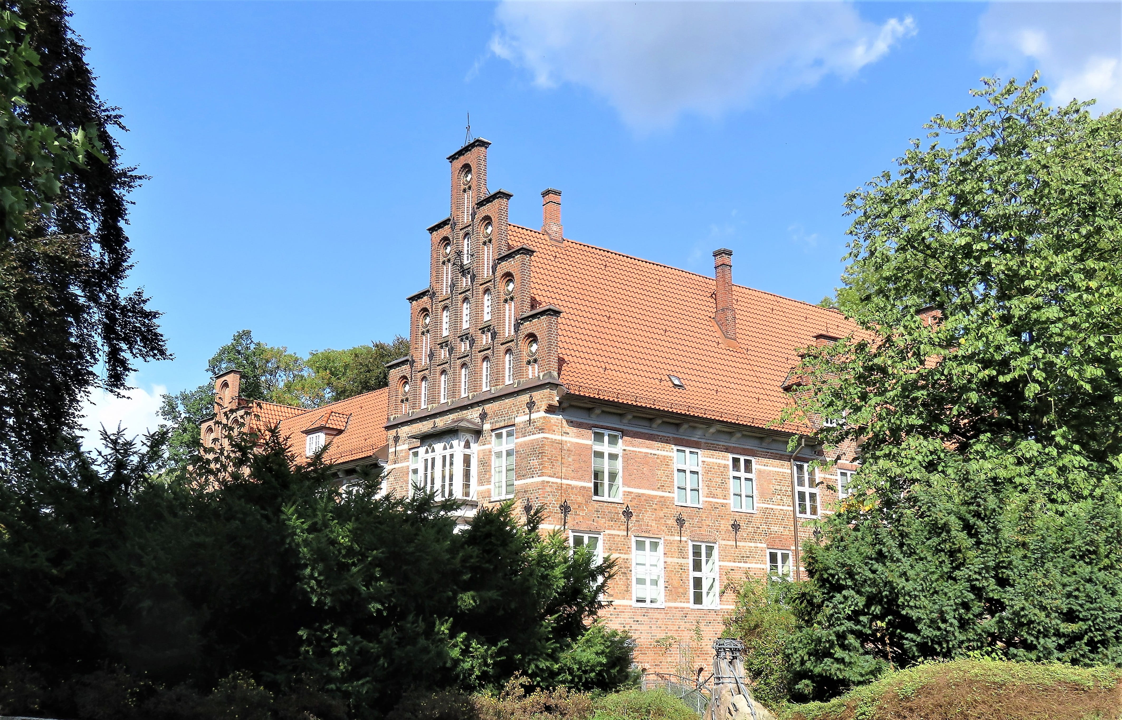 nature, brick, idyllically situated, interesting, germany, sky, sunlight, history, worth a visit, tree, gothic style, day, single hamburger castle, wall, HD Wallpaper